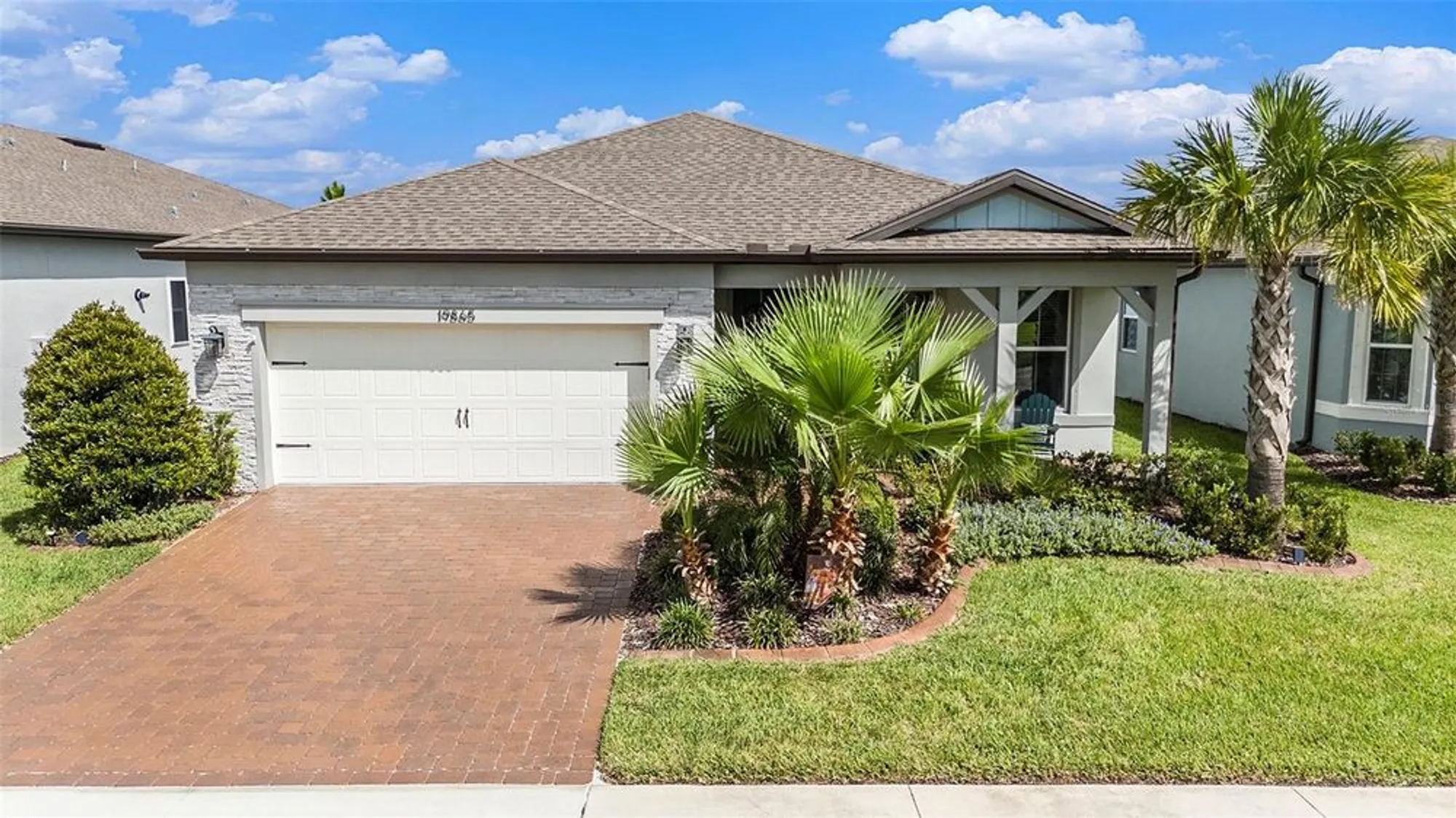 Property Slideshow image 2 of 30 | 19865 sea glass cir, Land O Lakes, FL, 34638