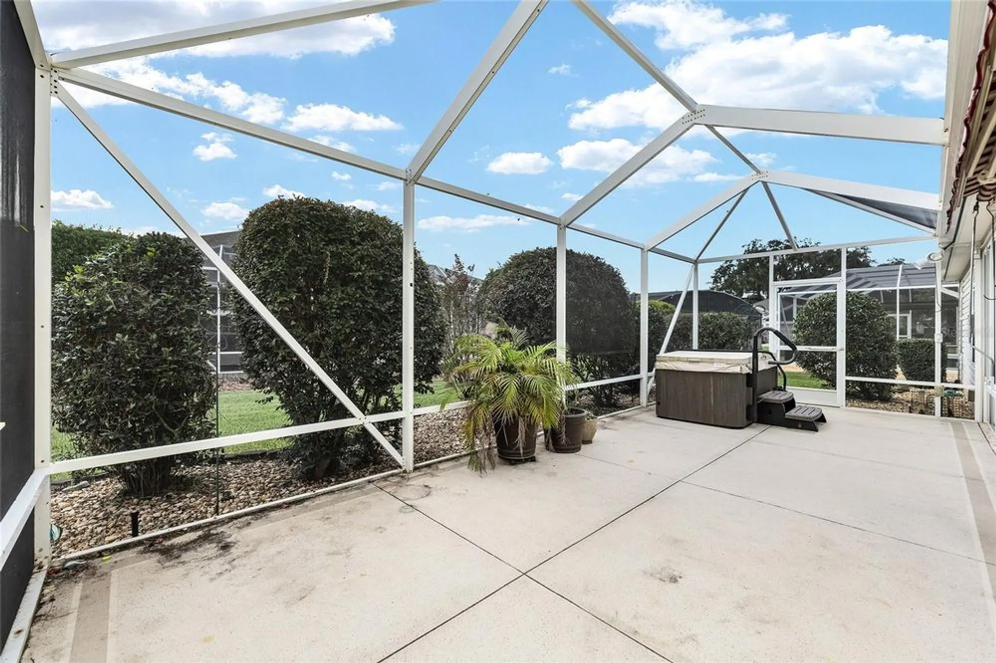 Property Slideshow image 42 of 53 | 17394 se 72nd deer run ave, The Villages, FL, 32162