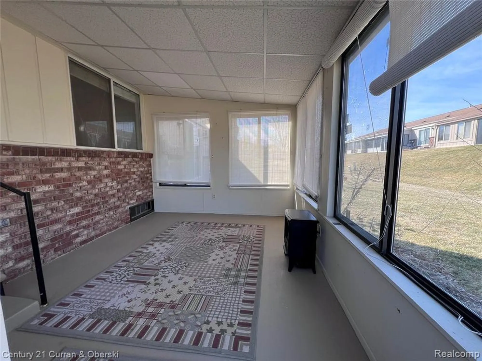 Property Slideshow image 11 of 12 | 25159 franklin ter # 8, South Lyon, MI, 48178