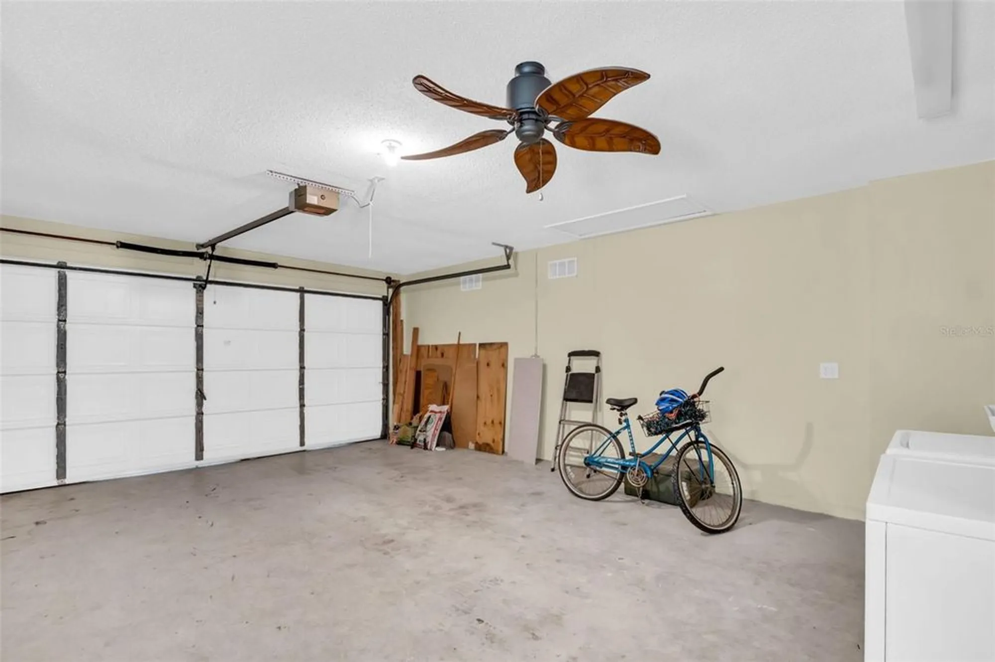 Property Slideshow image 32 of 57 | 1222 gillespie dr, Palm Harbor, FL, 34684