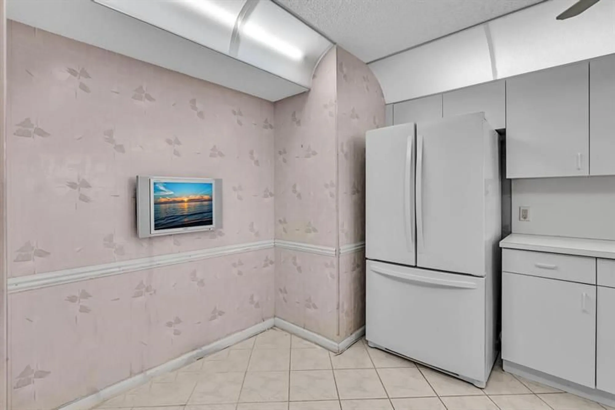 Property Slideshow image 9 of 81 | 7377 granville dr 311, Tamarac, FL, 33321