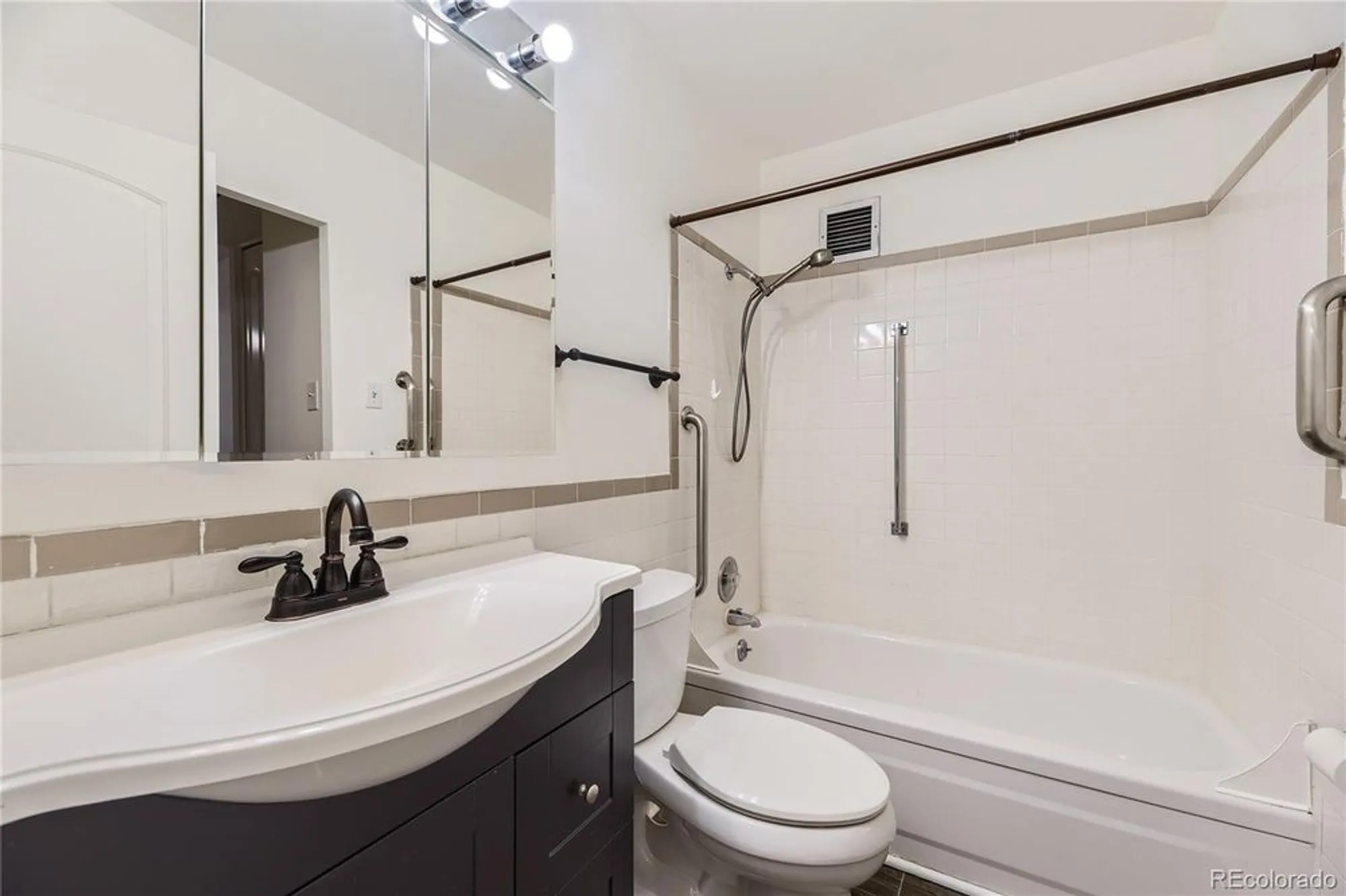 Property Slideshow image 8 of 15 | 735 s clinton st apt 5b, Denver, CO, 80247