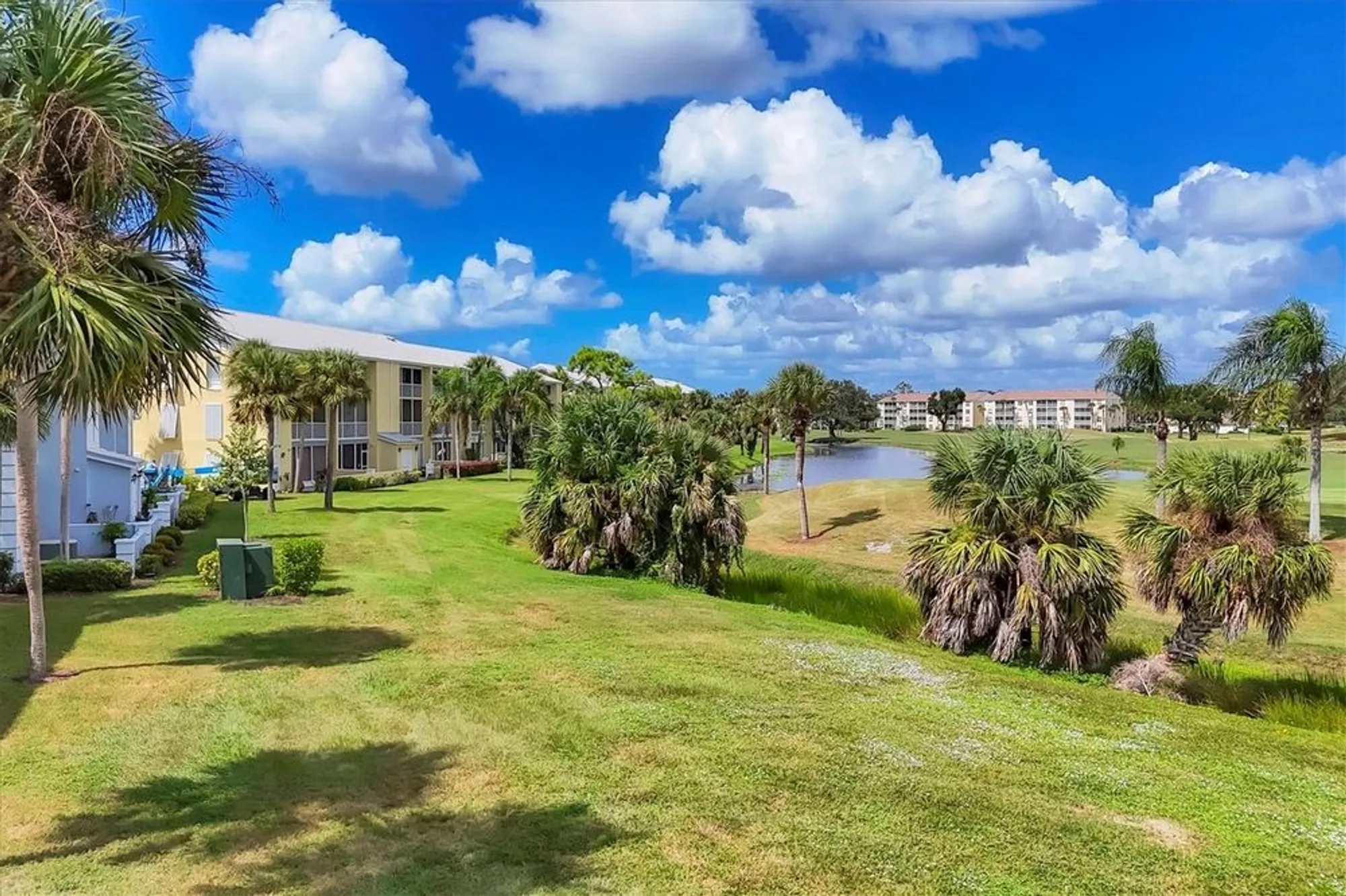 Property Slideshow image 34 of 61 | 408 cerromar cir 331, Venice, FL, 34293