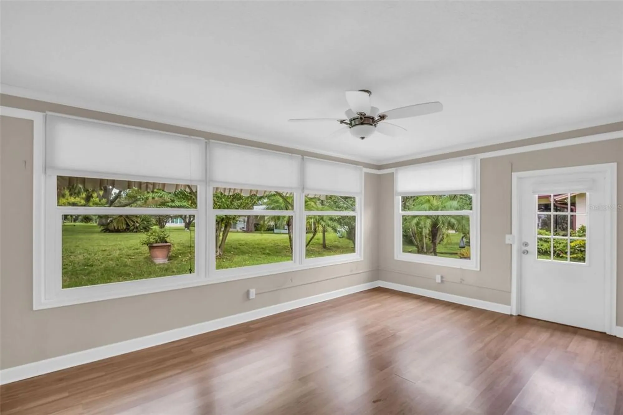 Property Slideshow image 13 of 47 | 2336 malcolm dr, Palm Harbor, FL, 34684