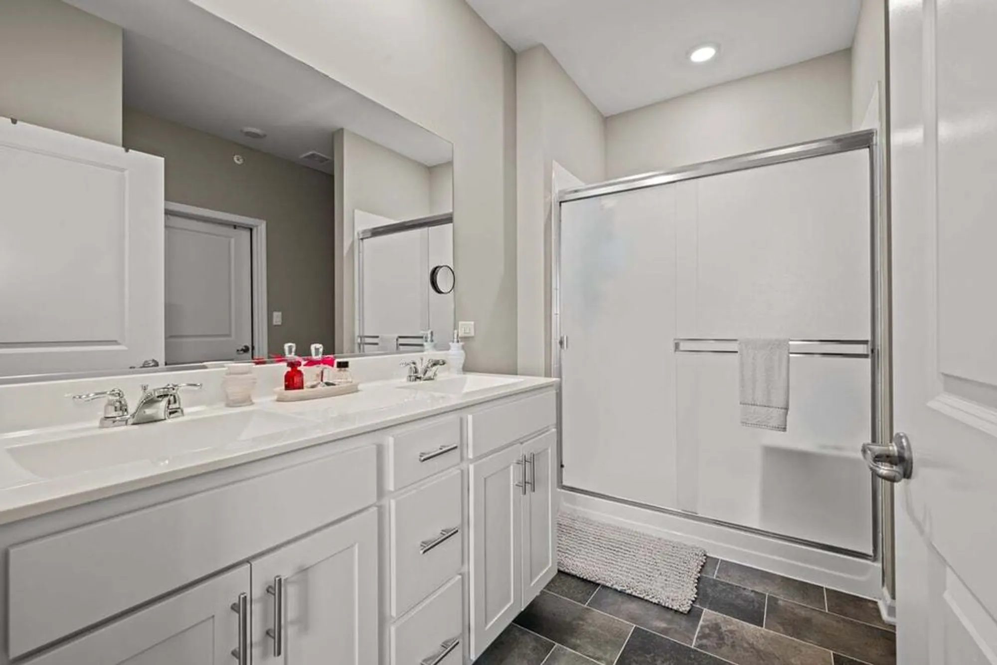 Property Slideshow image 14 of 20 | 273 ridley st, North Aurora, IL, 60542