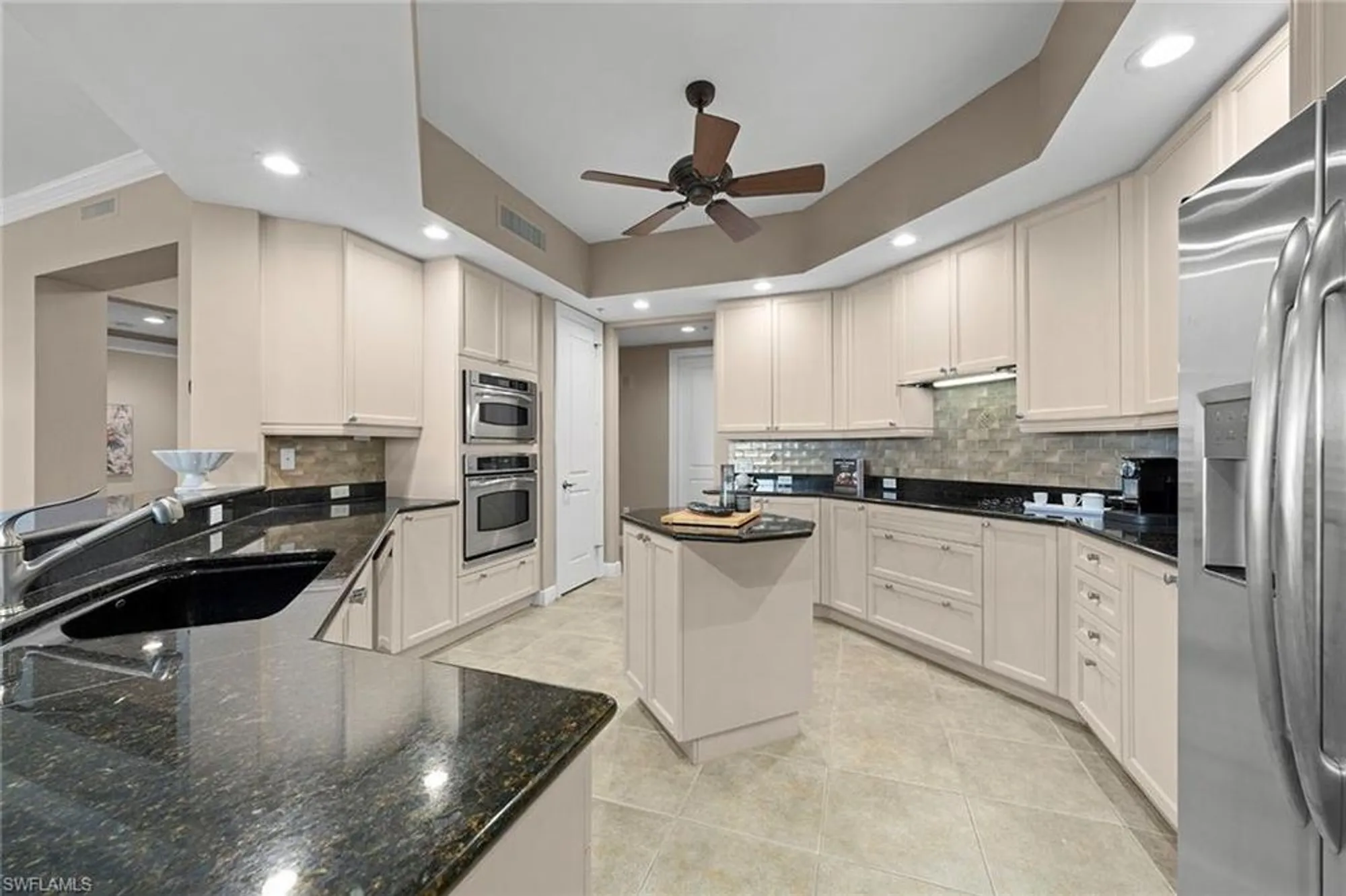 Property Slideshow image 14 of 50 | 24031 via castella dr 1302, Bonita Springs, FL, 34134