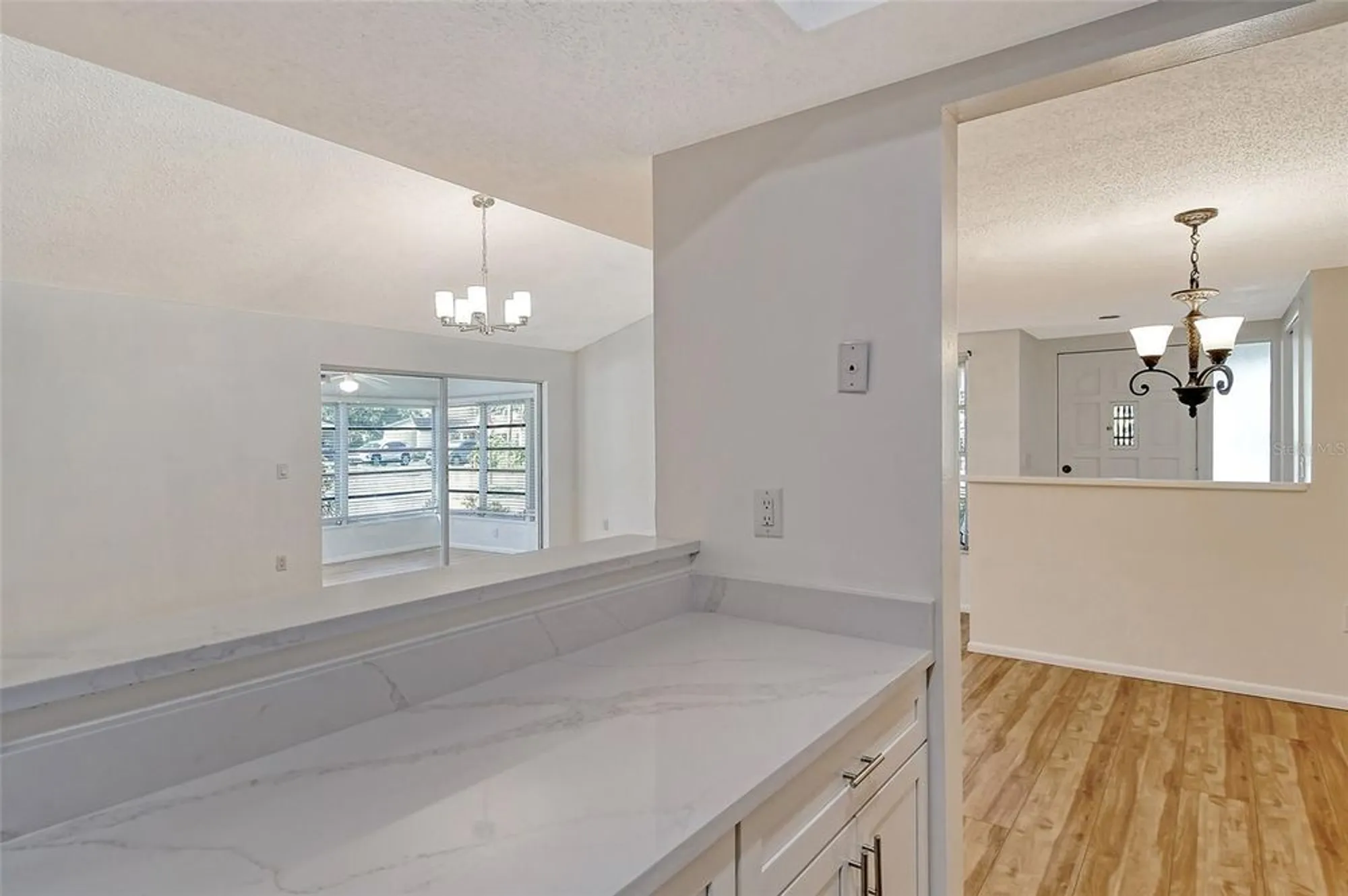 Property Slideshow image 11 of 37 | 6947 woodwind dr 77, Sarasota, FL, 34231