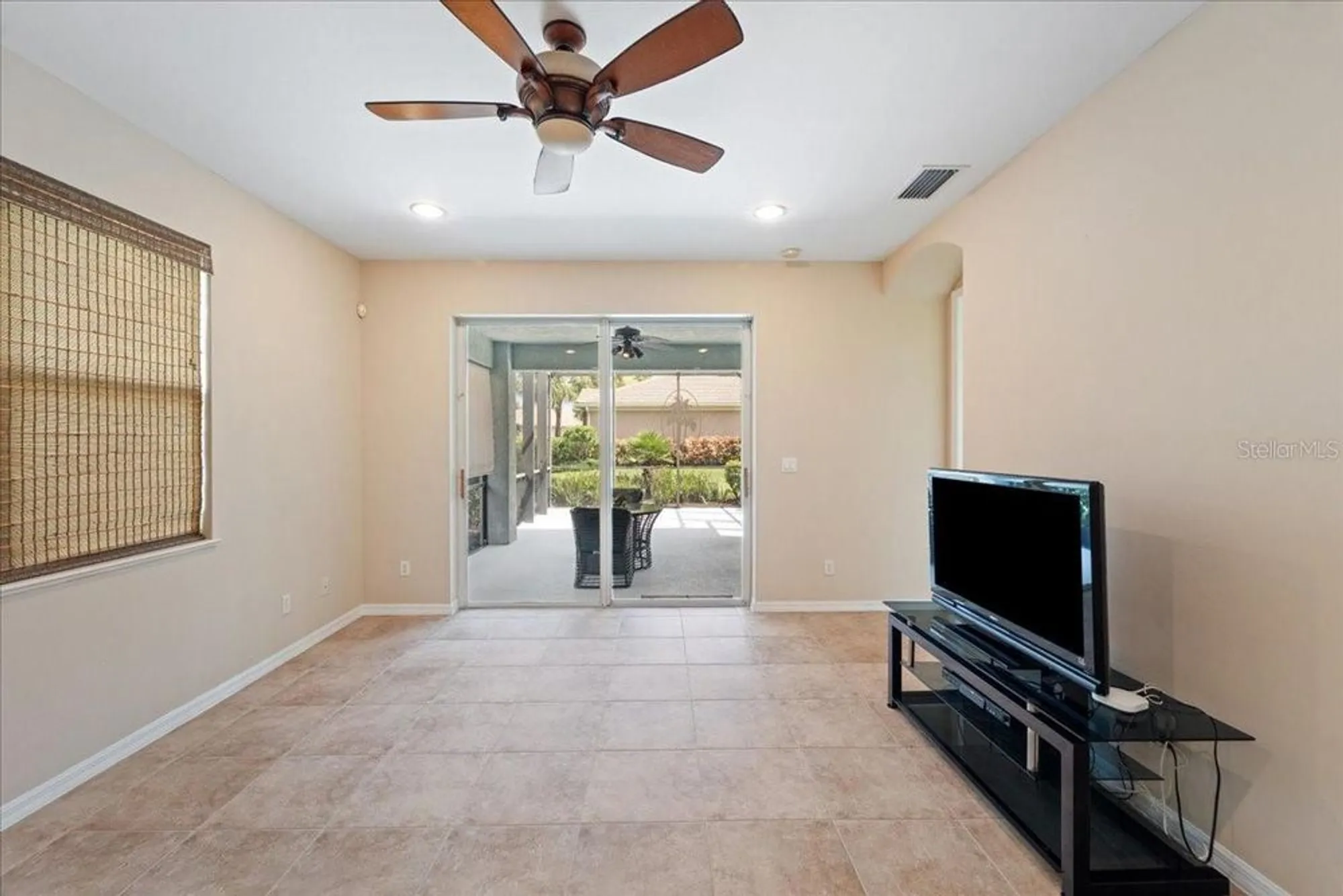 Property Slideshow image 12 of 39 | 10662 camarelle cir, Fort Myers, FL, 33913