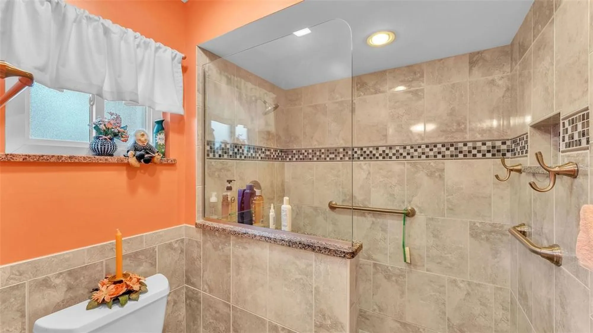 Property Slideshow image 19 of 51 | 6054 crane dr, Lakeland, FL, 33809