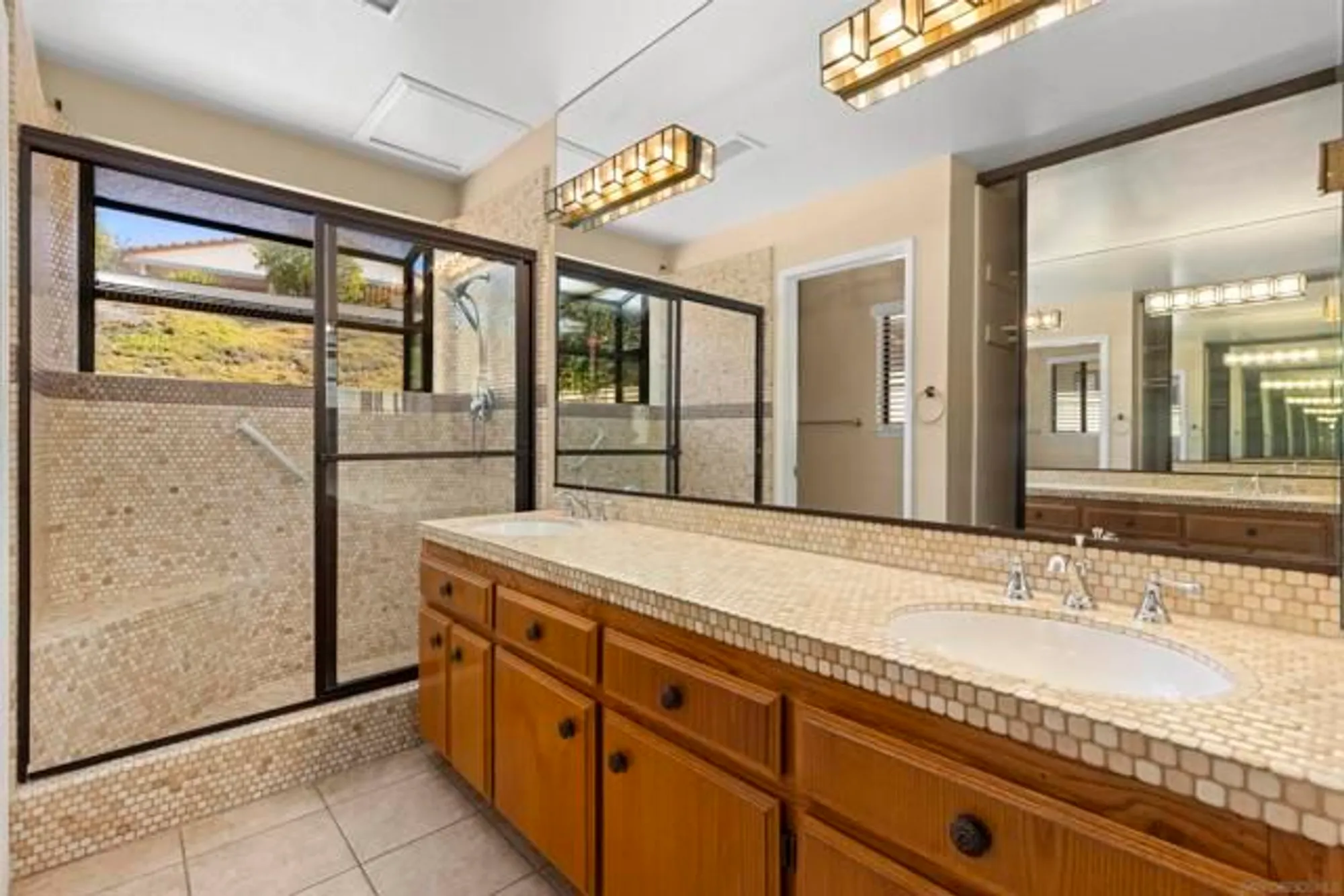 Property Slideshow image 17 of 38 | 13060 avenida marbella, San Diego, CA, 92128