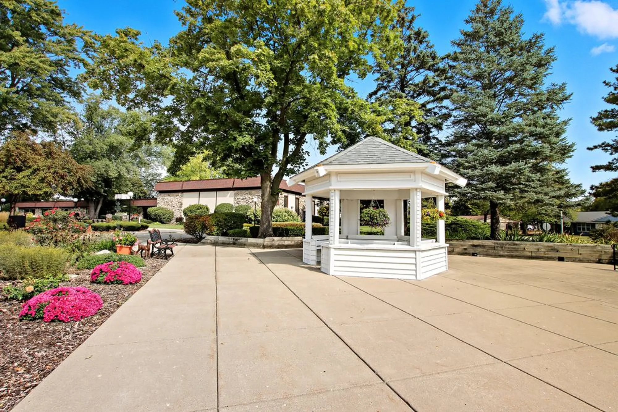 Property Slideshow image 22 of 26 | 7314 chevy chase ct, Fox Lake, IL, 60020