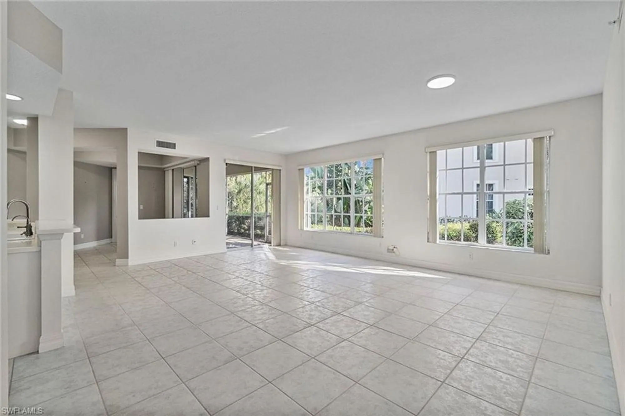Property Slideshow image 11 of 22 | 24370 sandpiper isle way unit 105, Bonita Springs, FL, 34134