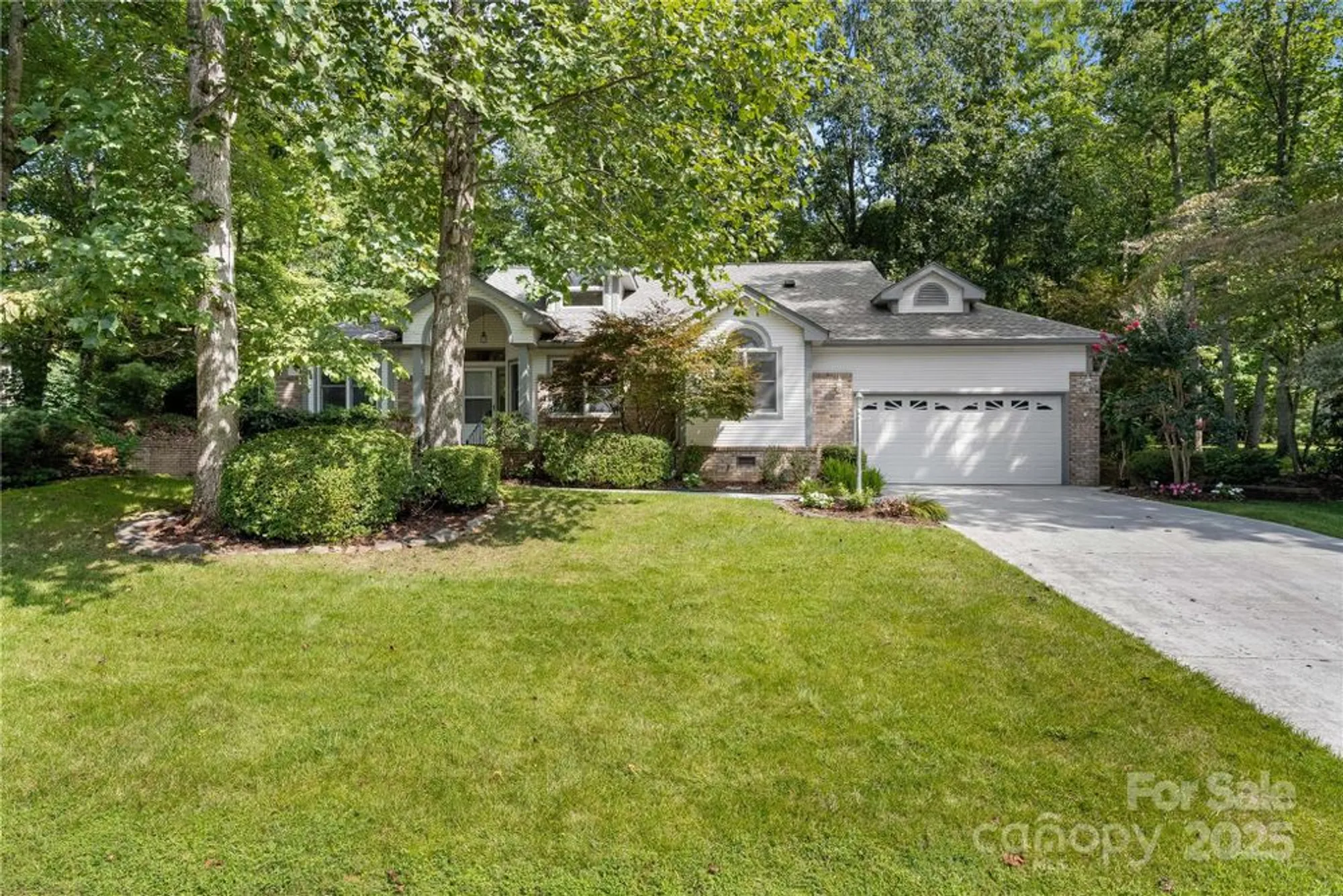 Property Slideshow image 30 of 32 | 131 jenny lind dr, Hendersonville, NC, 28791