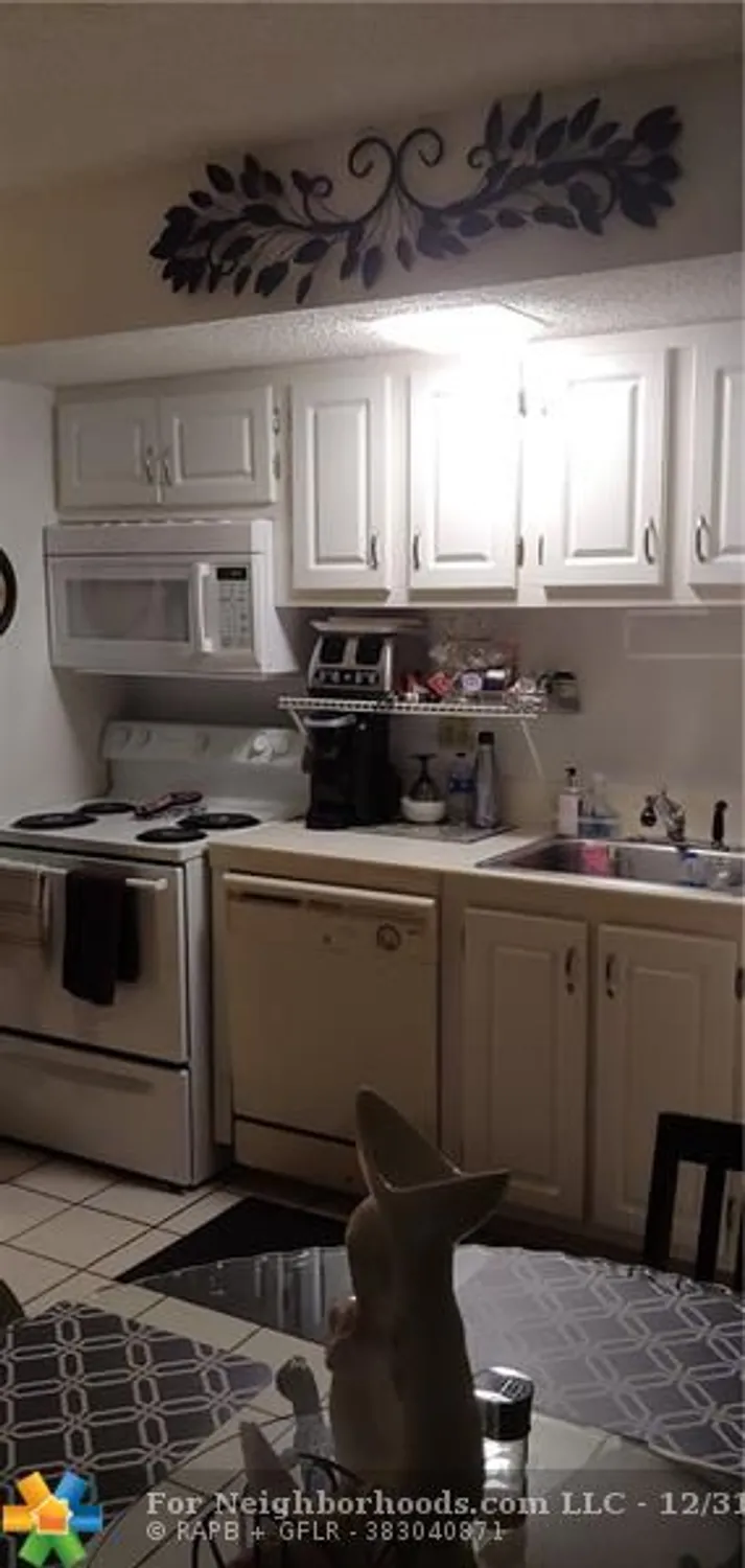Property Slideshow image 20 of 23 | 2604 nassau bnd apt e1, Coconut Creek, FL, 33066