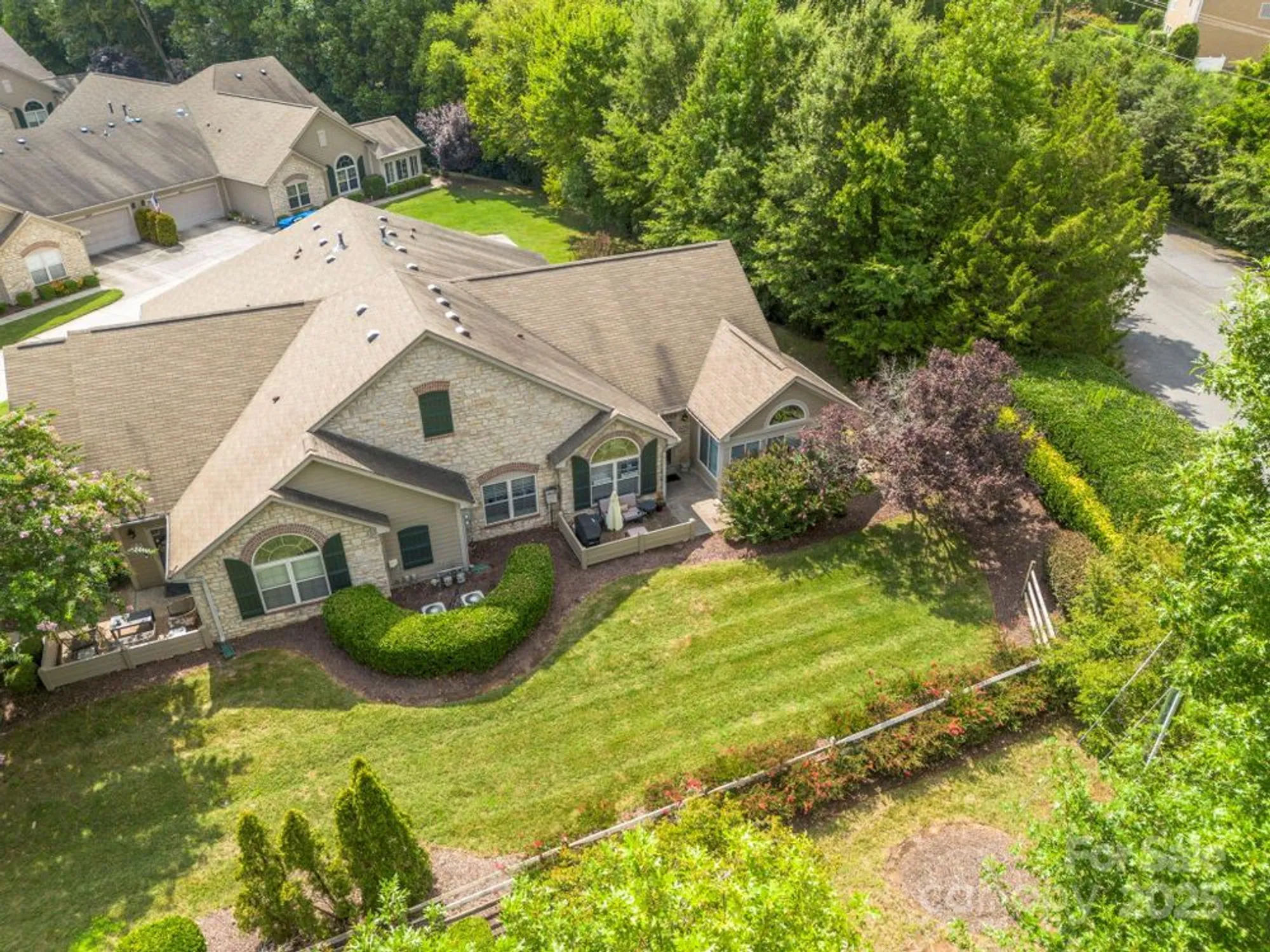 Property Slideshow image 26 of 31 | 2459 coltsview ln, Matthews, NC, 28105