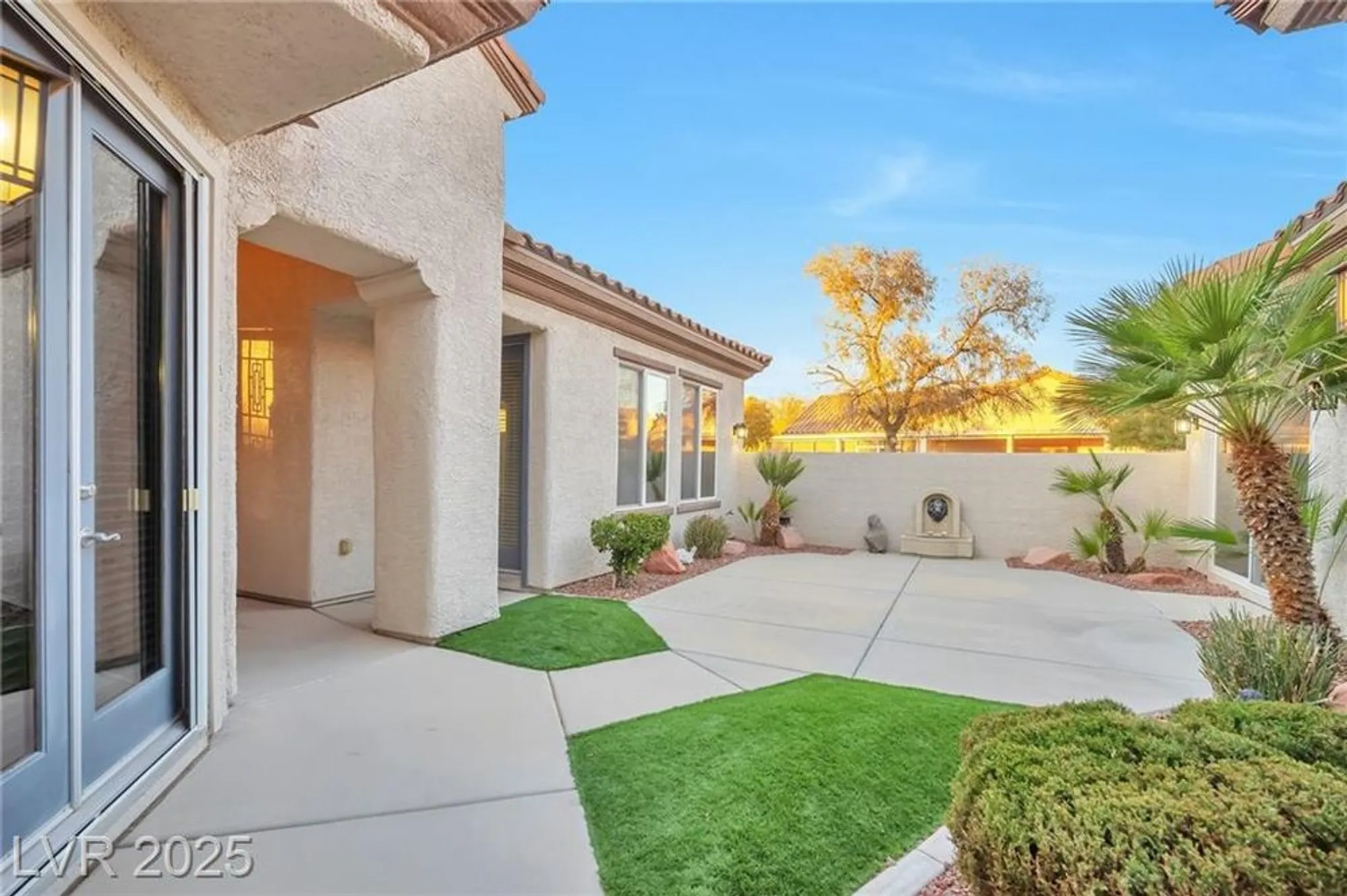 Property Slideshow image 27 of 35 | 2585 portsmouth creek ave, Henderson, NV, 89052