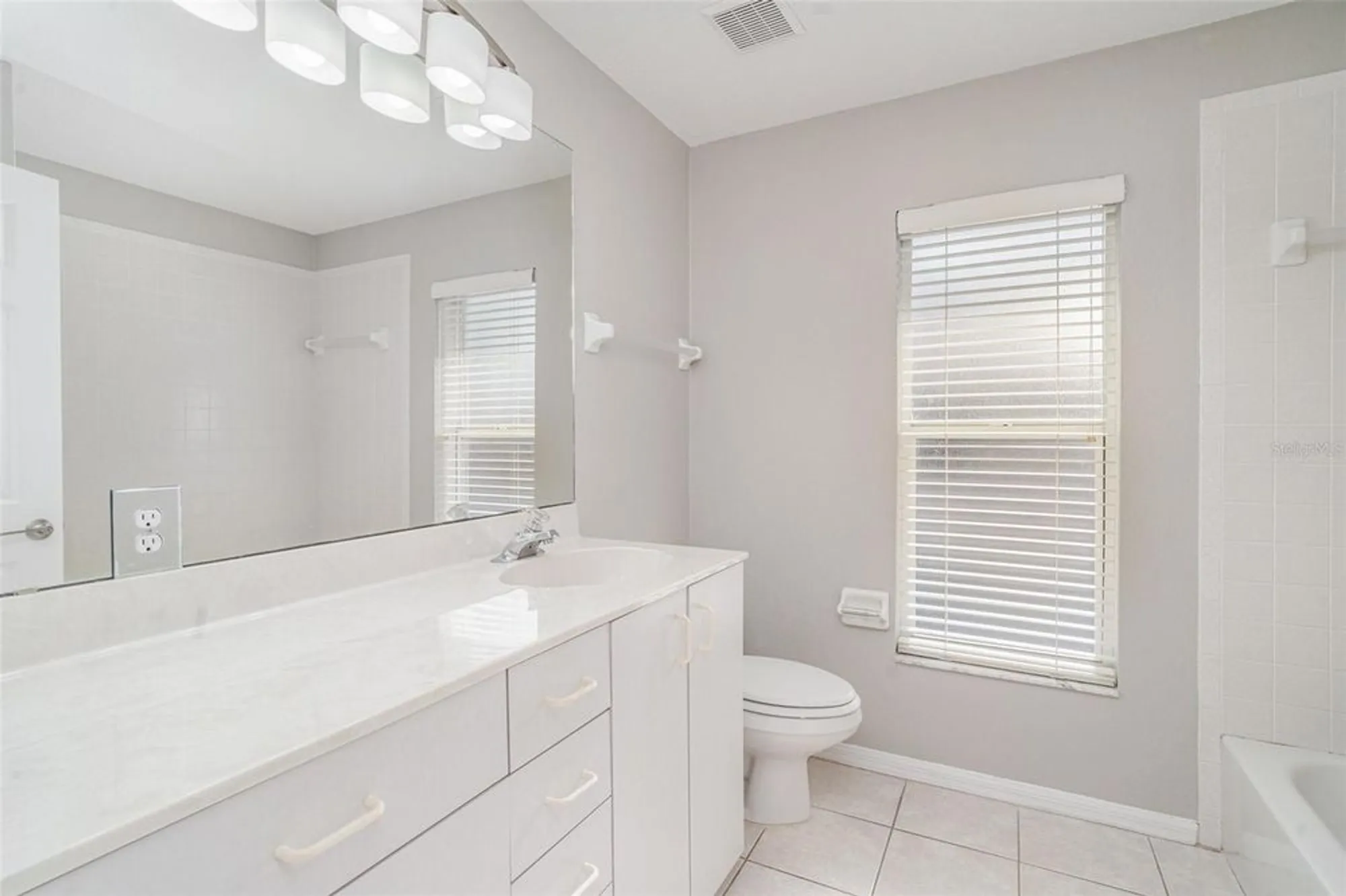 Property Slideshow image 13 of 55 | 3101 club dr 220, Port Charlotte, FL, 33953