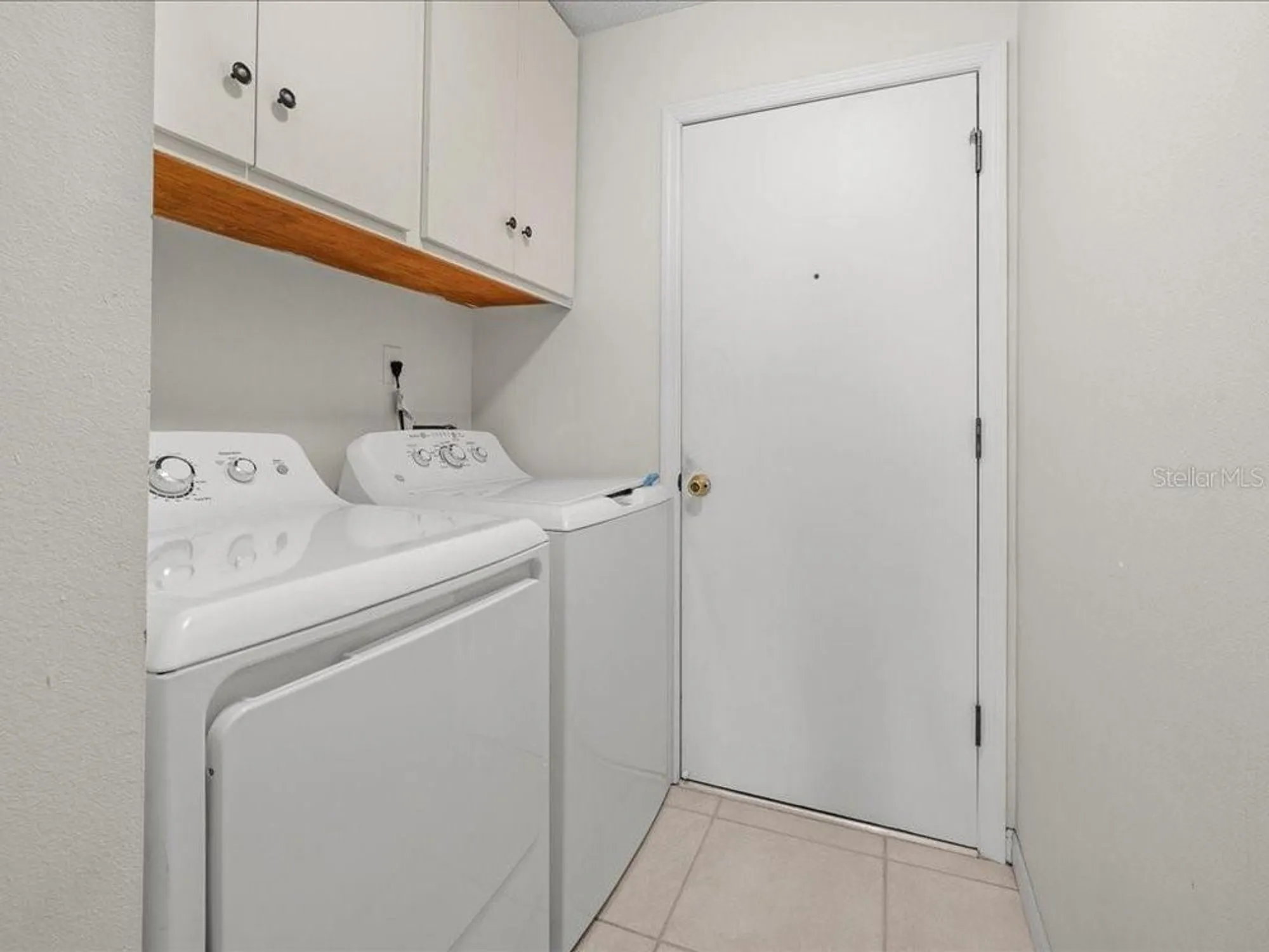 Property Slideshow image 30 of 47 | 411 cypress forest dr, Englewood, FL, 34223