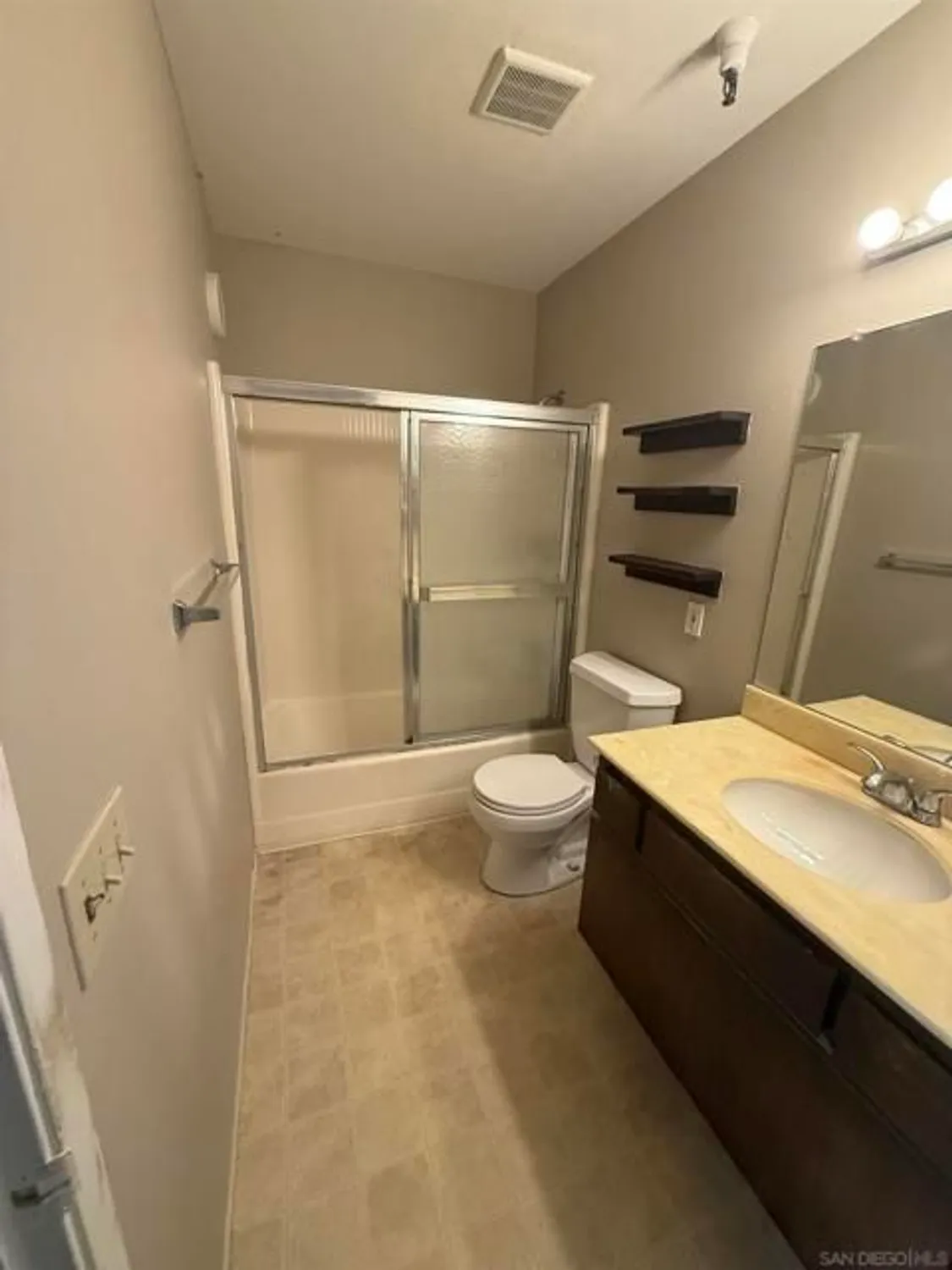 Property Slideshow image 5 of 13 | 3796 alabama st a304, San Diego, CA, 92104