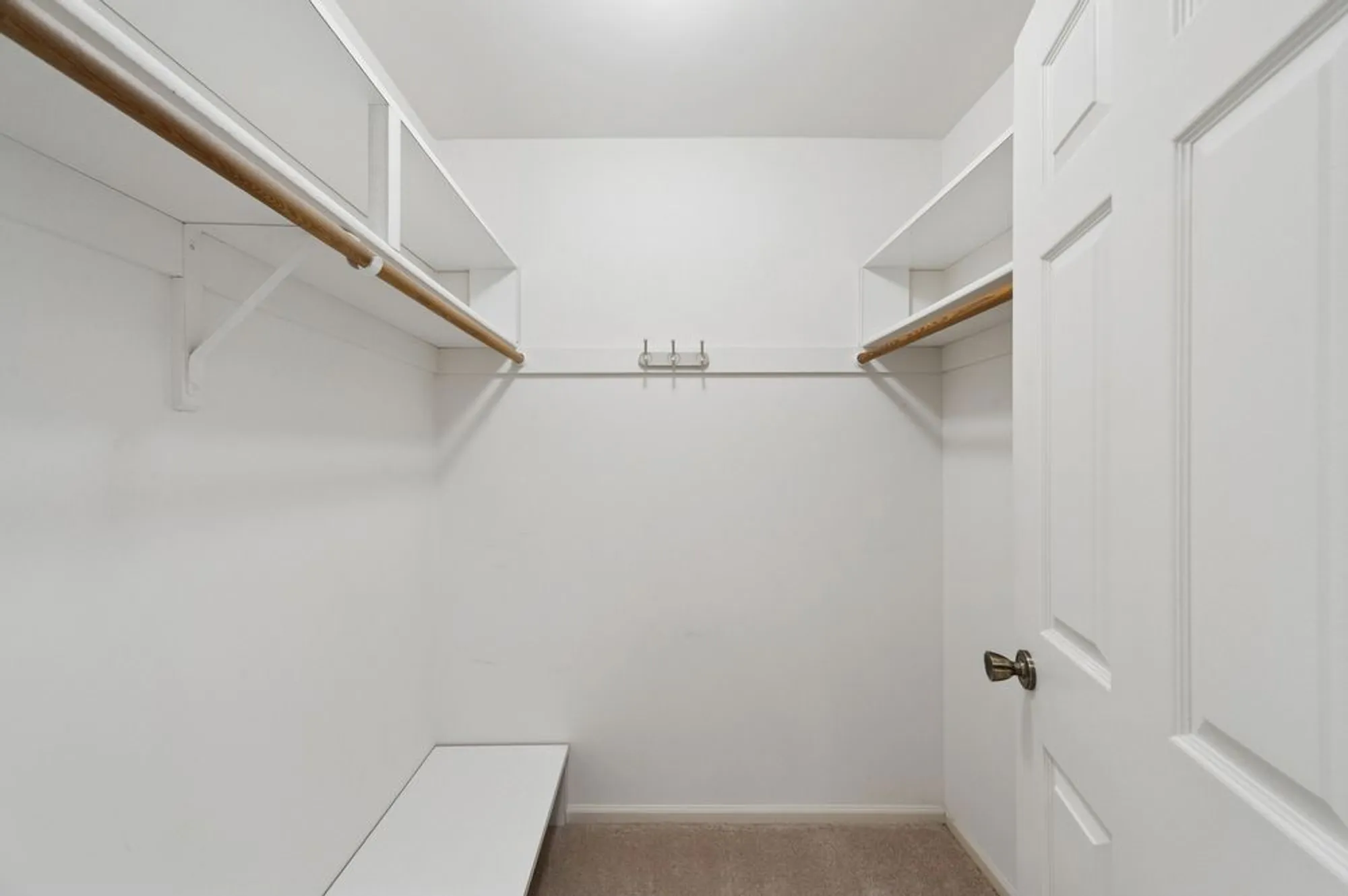 Property Slideshow image 14 of 20 | 501 aberdeen ln c, Prospect Heights, IL, 60070