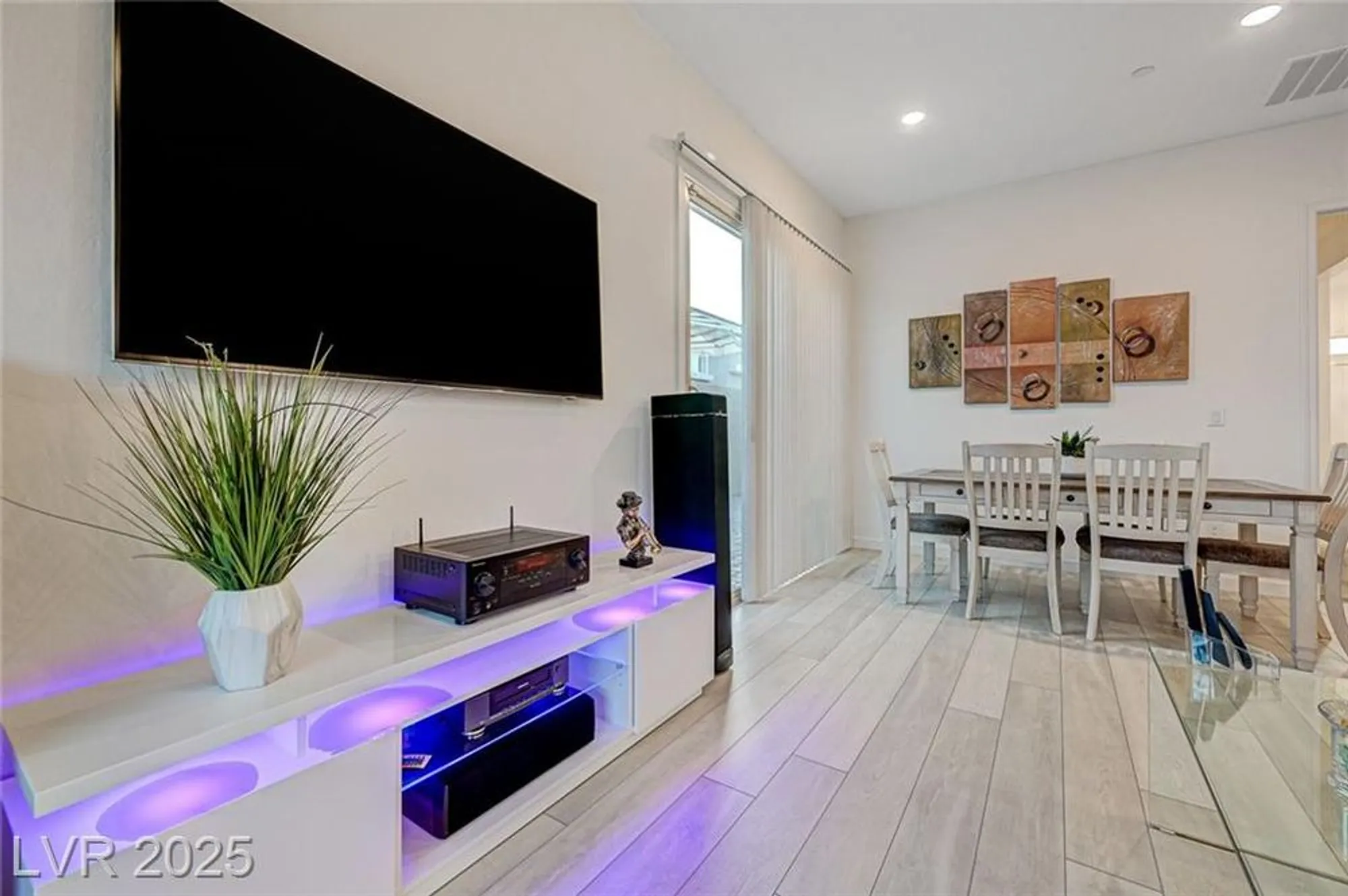 Property Slideshow image 16 of 67 | 912 allister fields ln, Las Vegas, NV, 89138