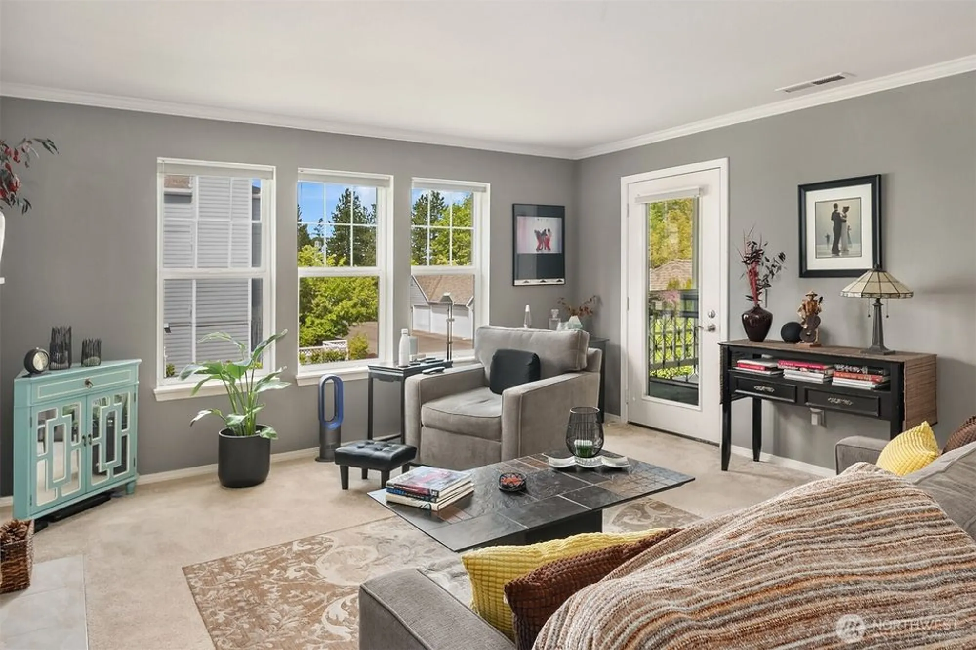 Property Slideshow image 3 of 34 | 4109 224th ln 213, Issaquah, WA, 98029