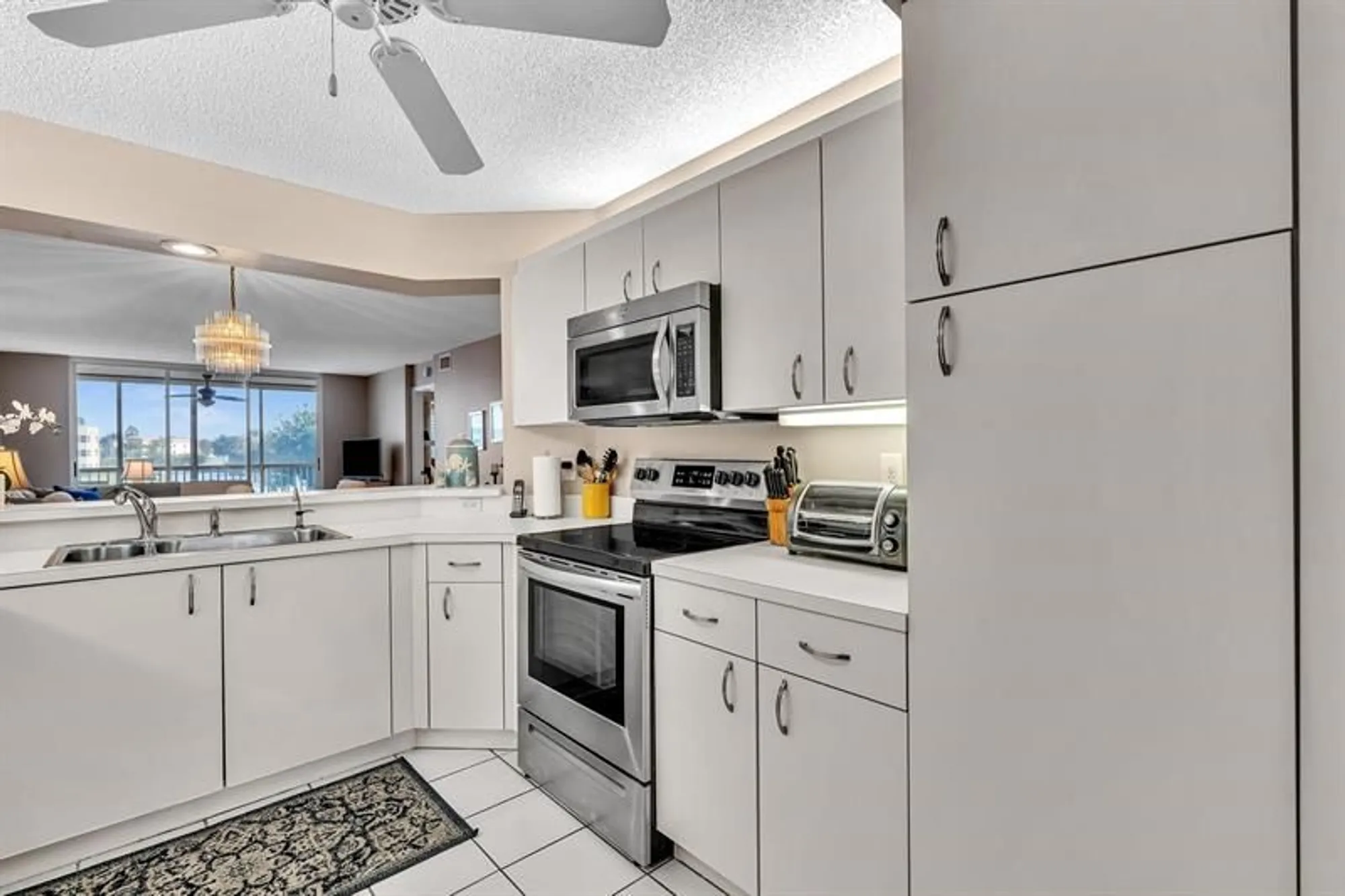 Property Slideshow image 5 of 71 | 7512 n devon dr 210, Tamarac, FL, 33321