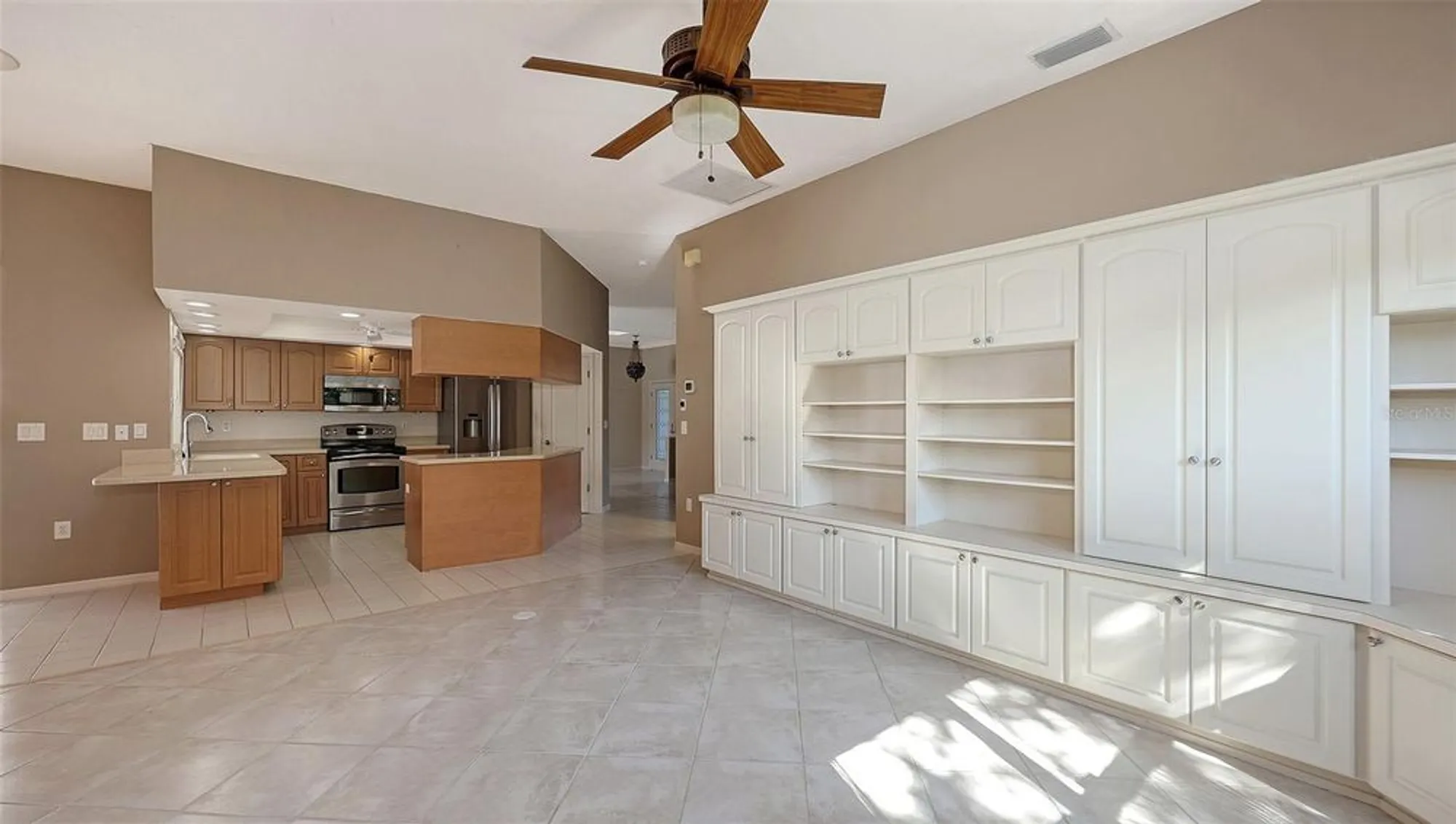 Property Slideshow image 17 of 60 | 8068 estates dr, Sarasota, FL, 34243