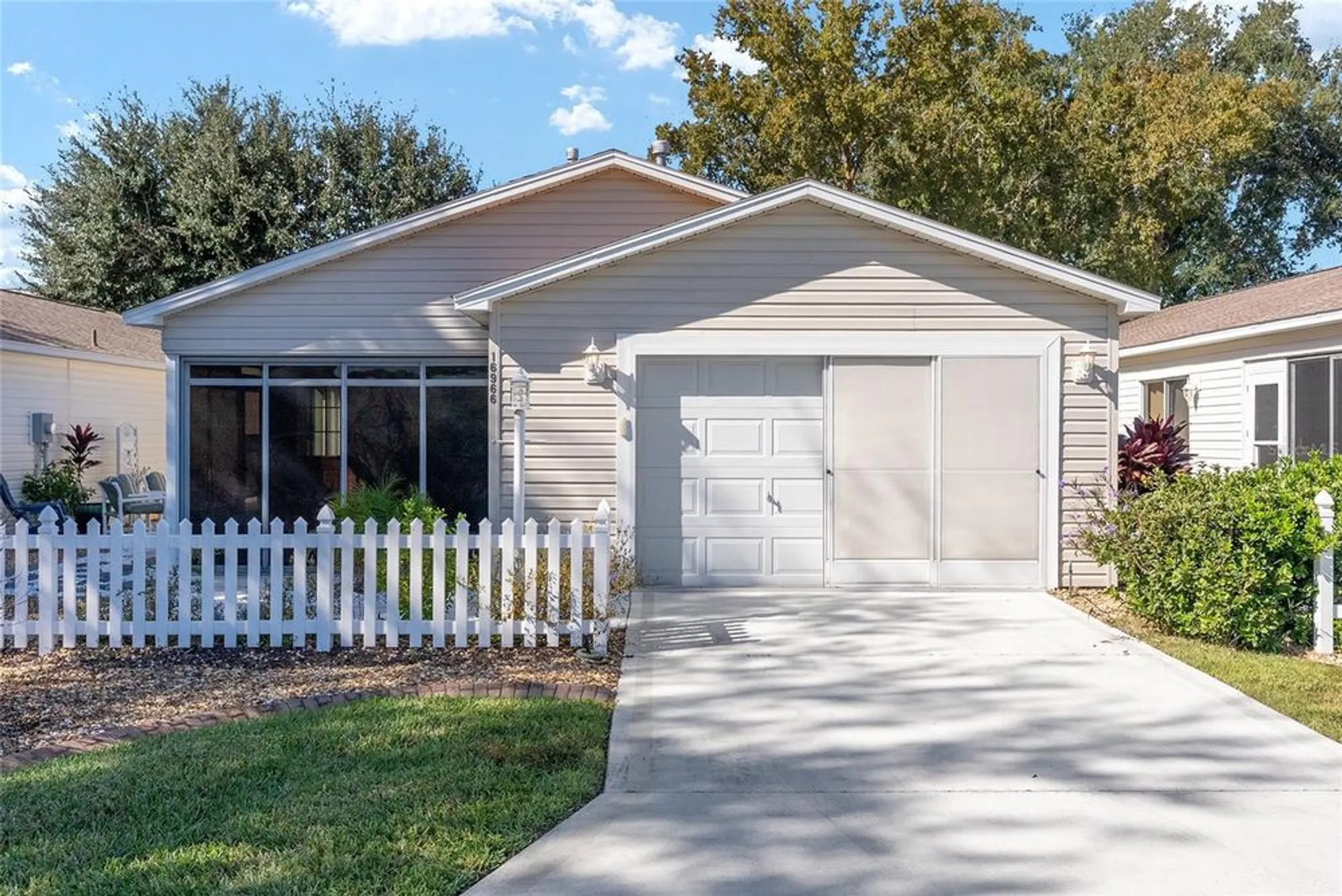 Property Slideshow image 33 of 34 | 16966 se 94th sunnybrook cir, The Villages, FL, 32162