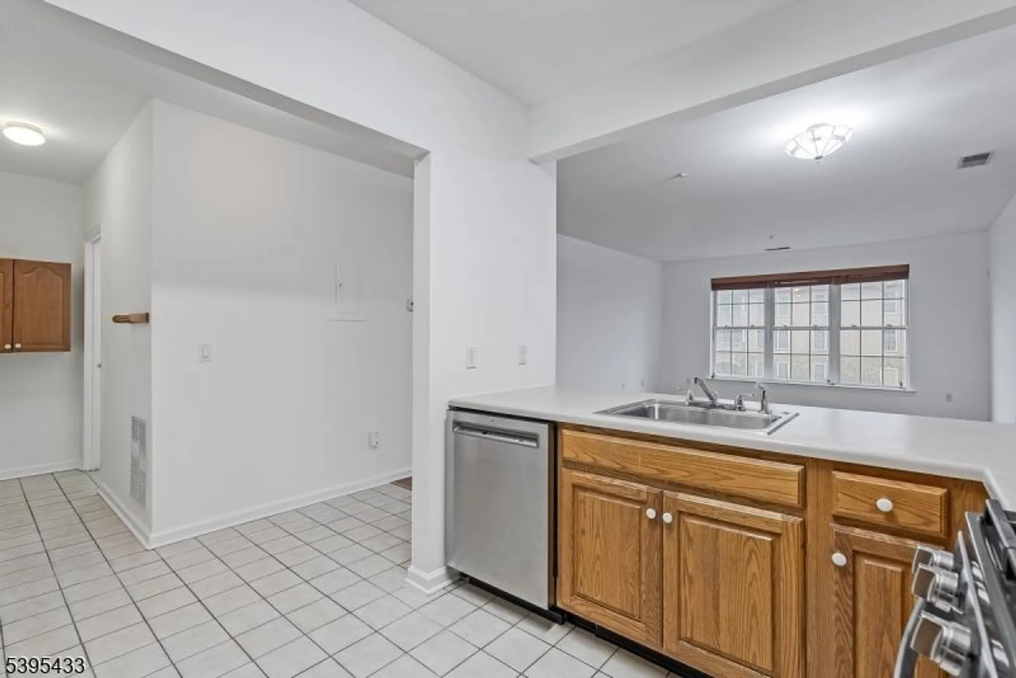 Property Slideshow image 6 of 42 | 202 cleveland ln, Rockaway Boro, NJ, 07866