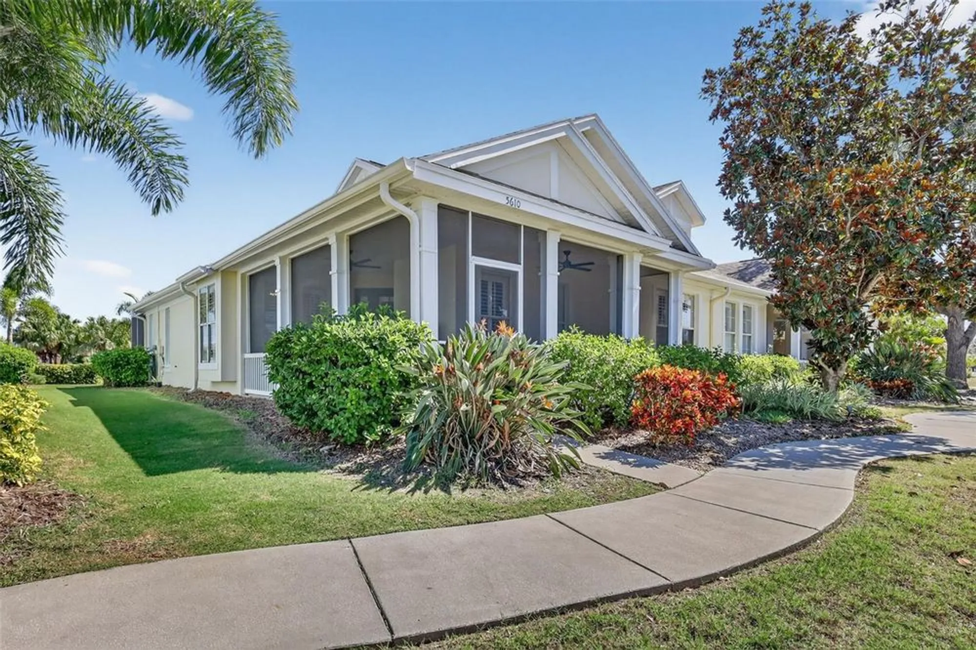 Property Slideshow image 17 of 77 | 5610 golden isles dr, Apollo Beach, FL, 33572