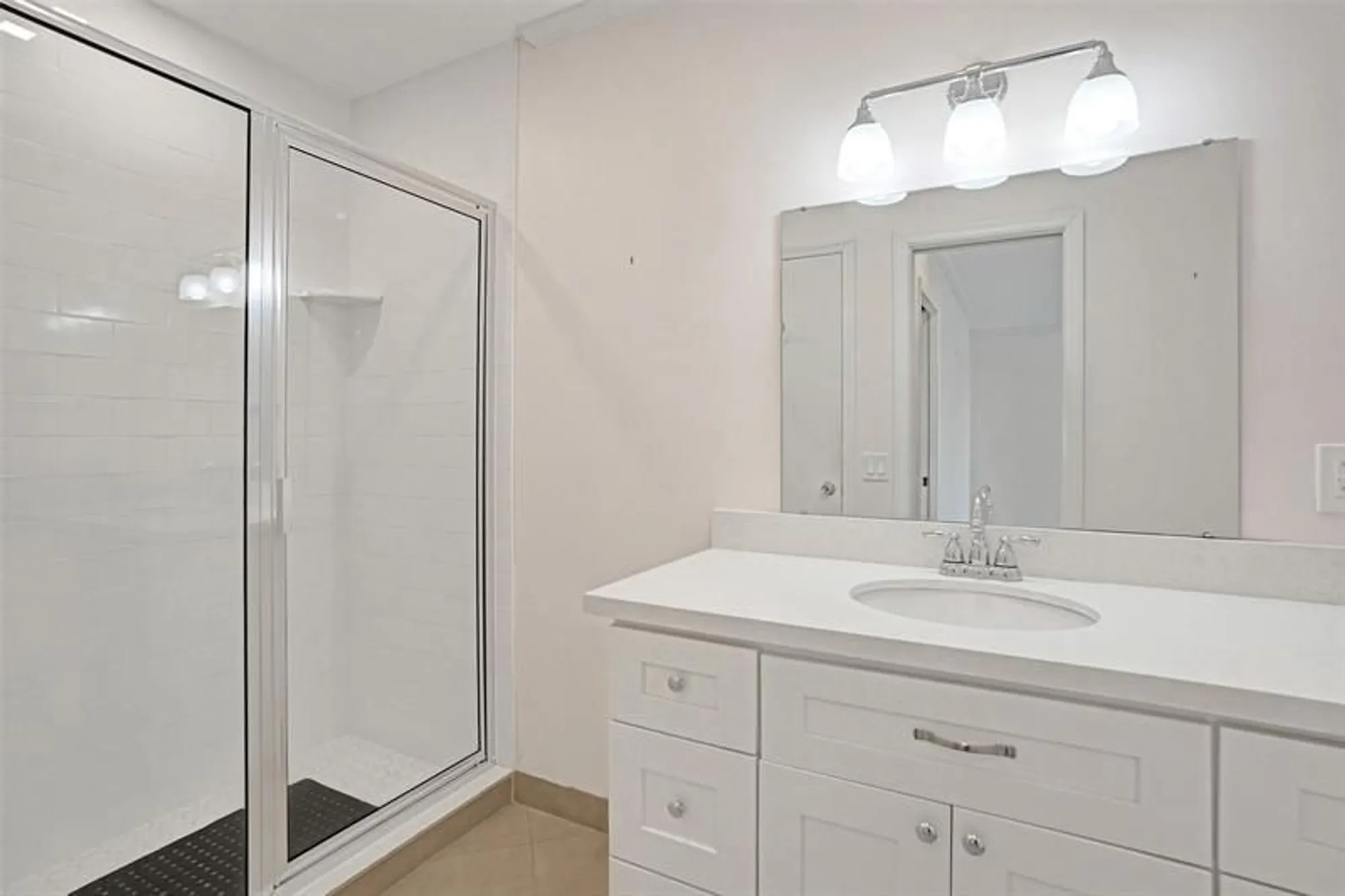 Property Slideshow image 10 of 49 | 1001 n riverside dr 304, Pompano Beach, FL, 33062