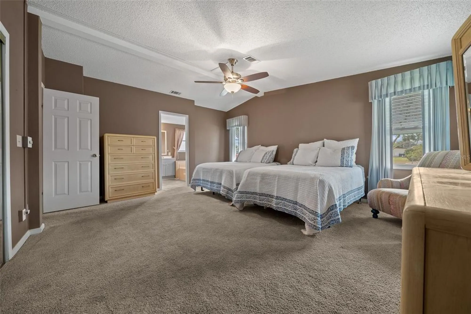 Property Slideshow image 15 of 51 | 1717 lilly ln, Lady Lake, FL, 32159