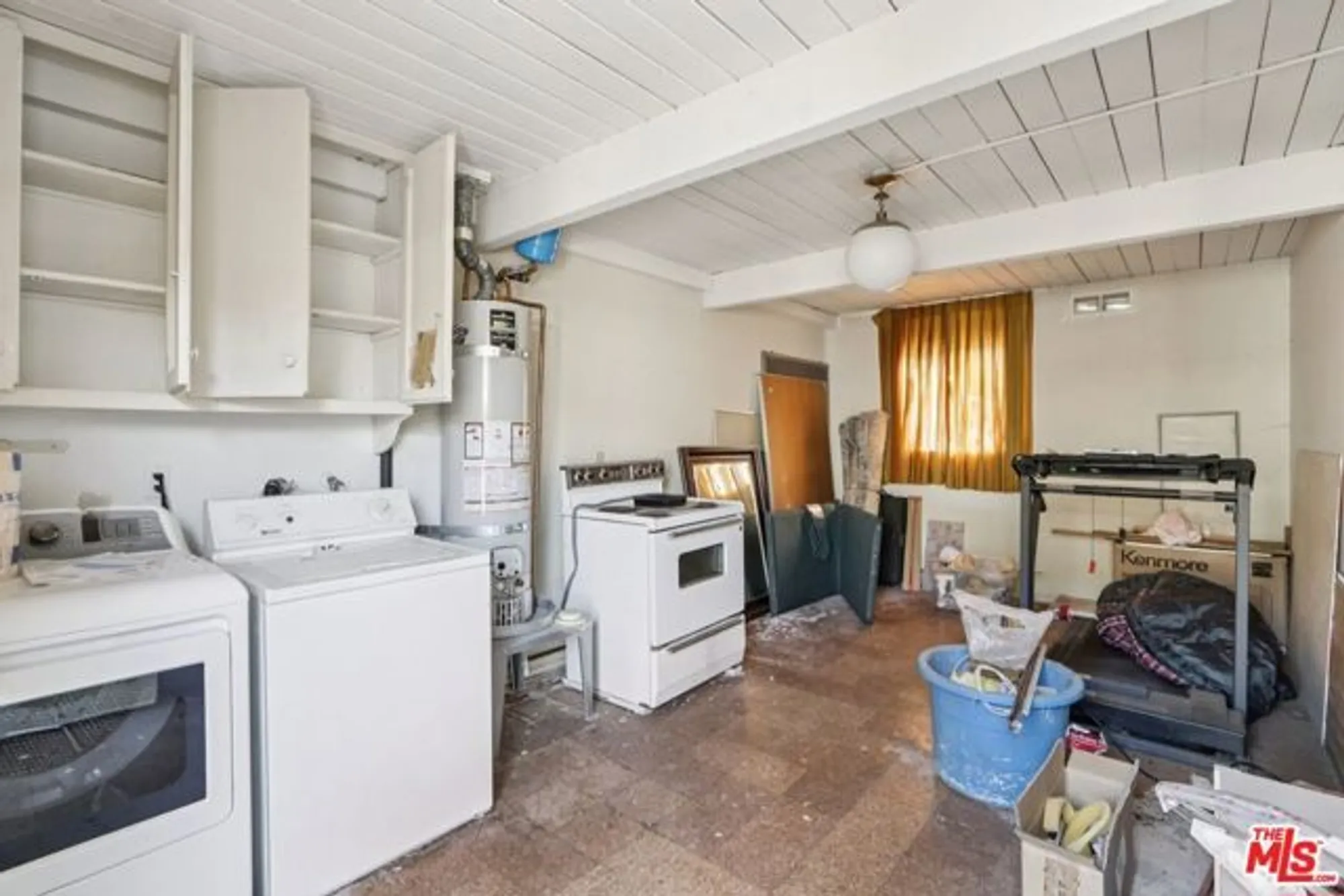 Property Slideshow image 14 of 15 | 160 w fiesta grn, Port Hueneme, CA, 93041