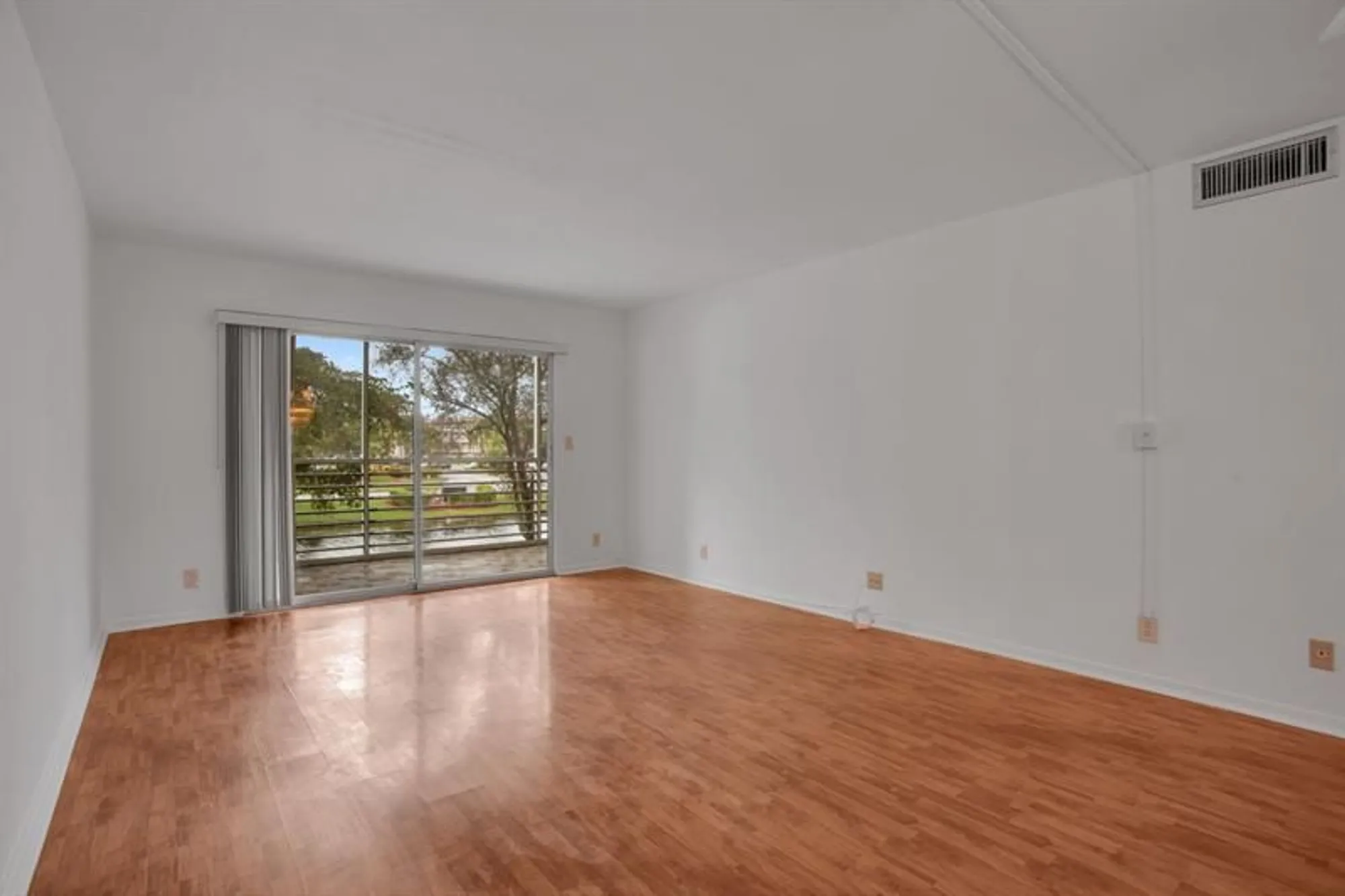 Property Slideshow image 11 of 31 | 2006 granada dr n2, Coconut Creek, FL, 33066