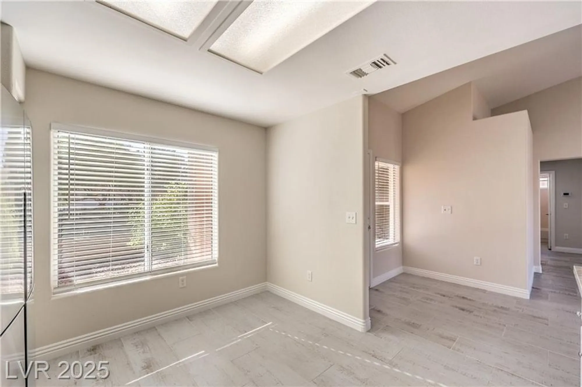 Property Slideshow image 16 of 57 | 10004 heyfield dr, Las Vegas, NV, 89134