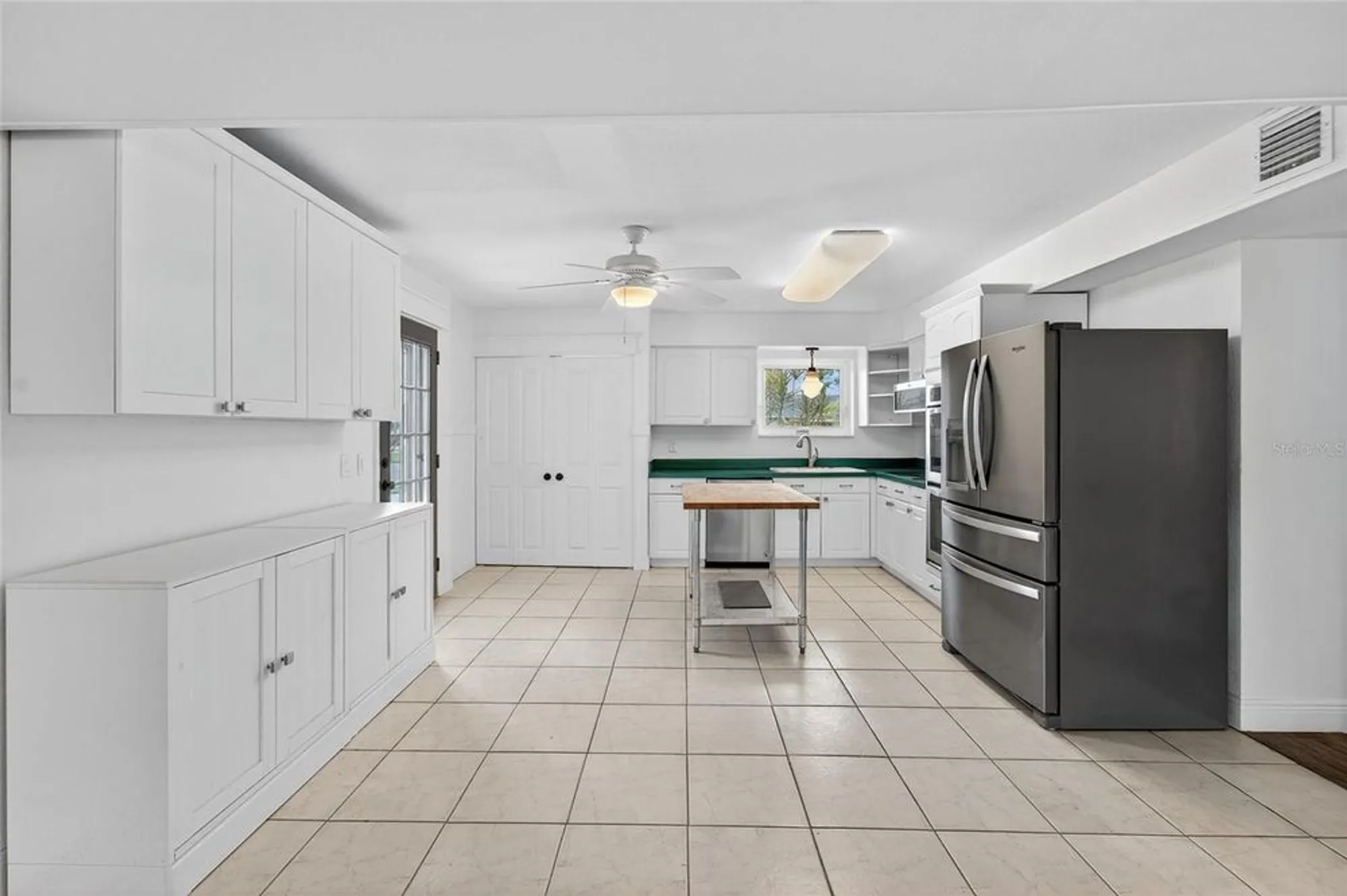 Property Slideshow image 10 of 68 | 1012 augusta dr, Sun City Center, FL, 33573