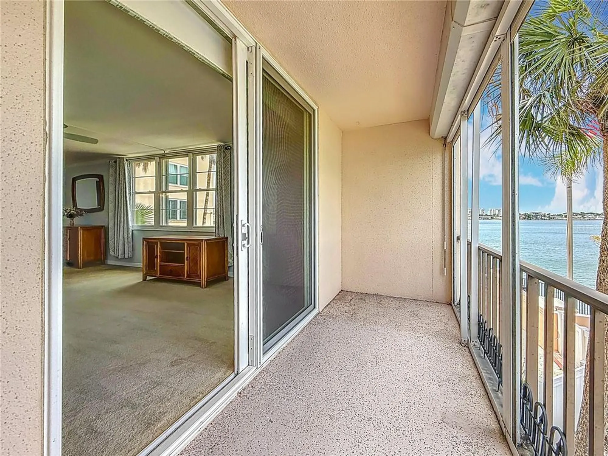 Property Slideshow image 39 of 57 | 7665 sun island dr 206, South Pasadena, FL, 33707