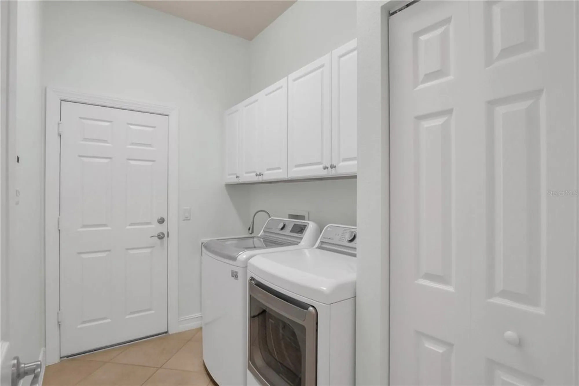 Property Slideshow image 27 of 48 | 4946 sapphire sound dr, Wimauma, FL, 33598