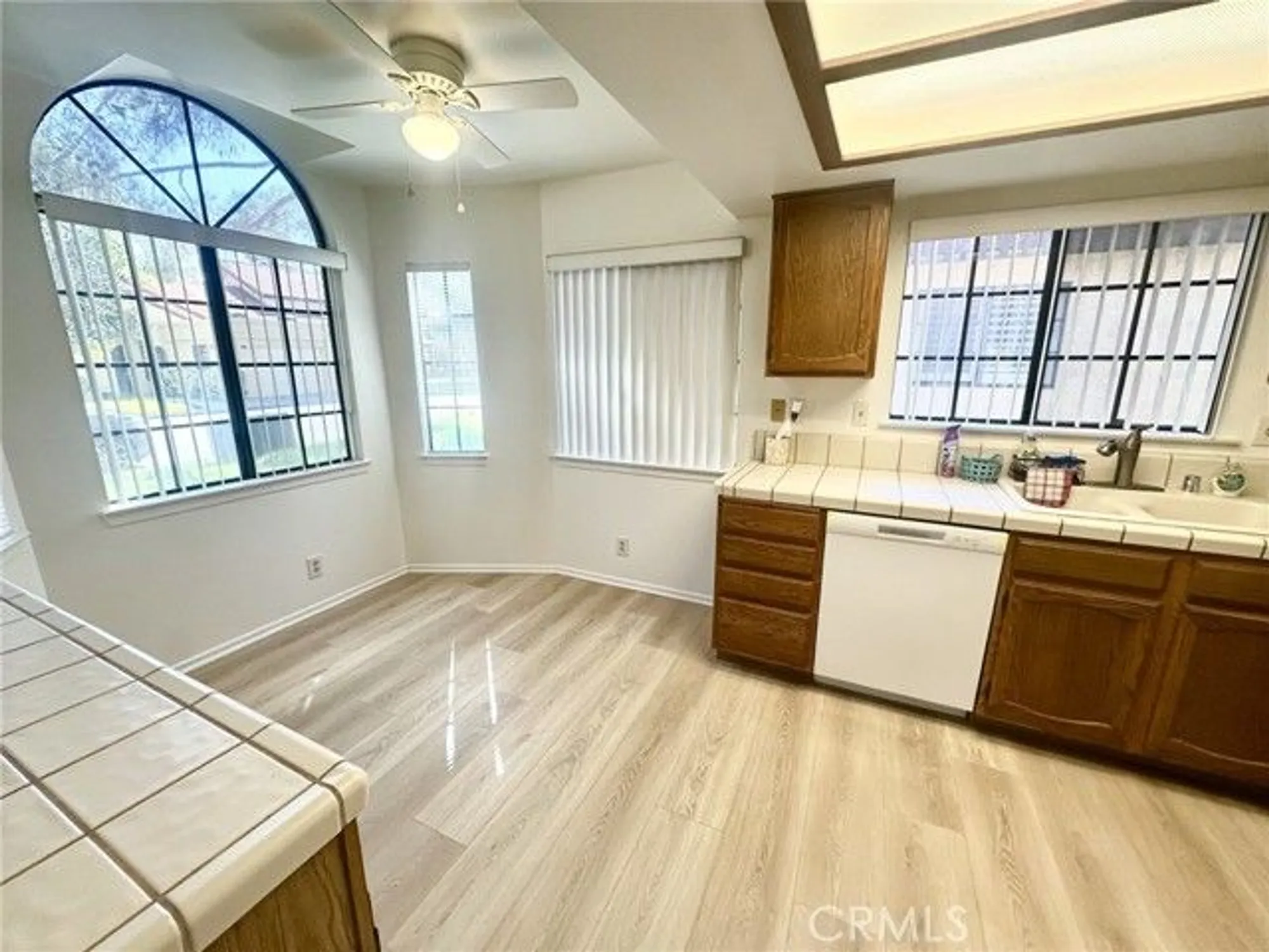 Property Slideshow image 6 of 26 | 11718 oak st, Apple Valley, CA, 92308