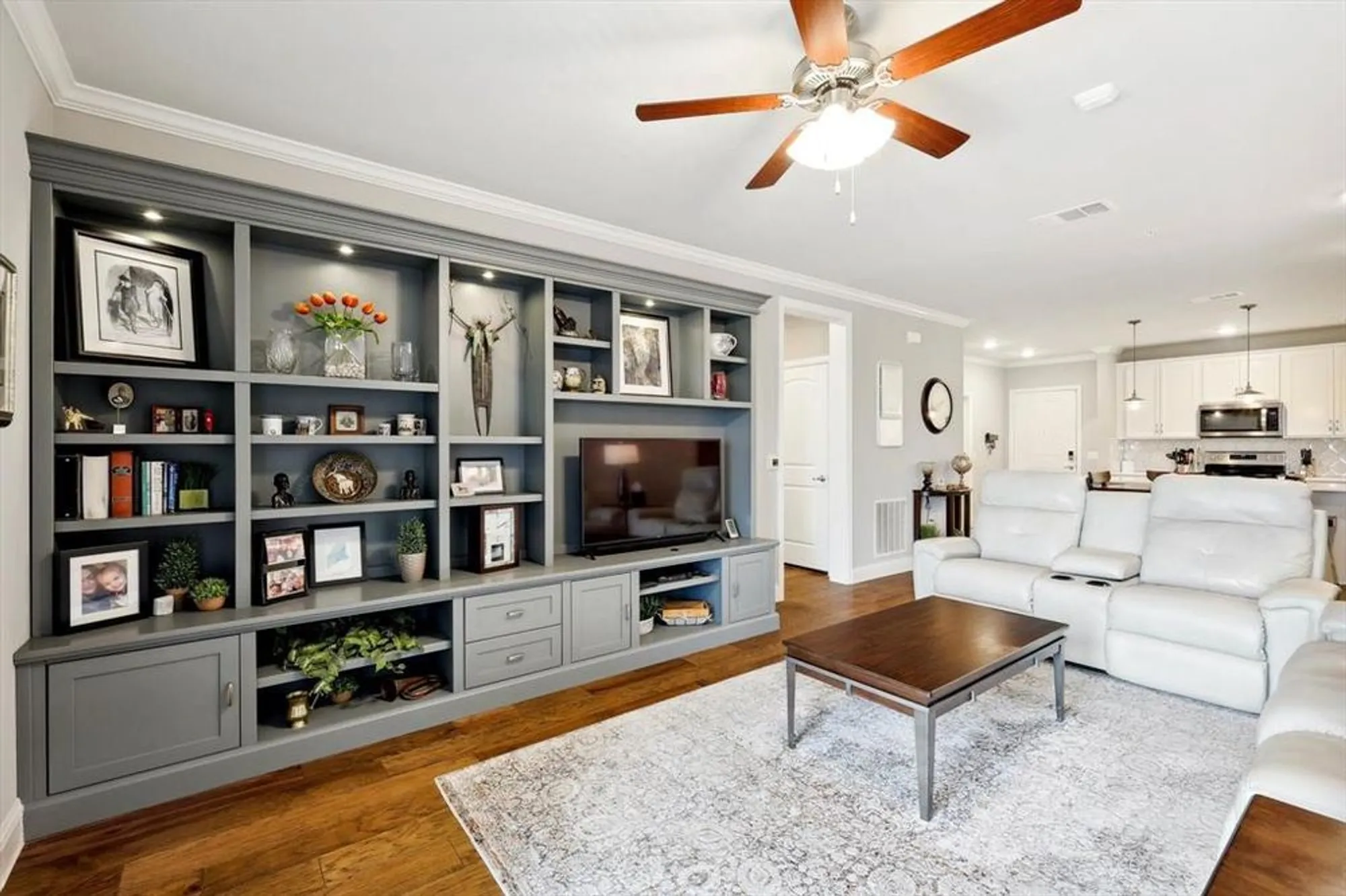 Property Slideshow image 8 of 38 | 1735 wittington pl apt 3308, Dallas, TX, 75234