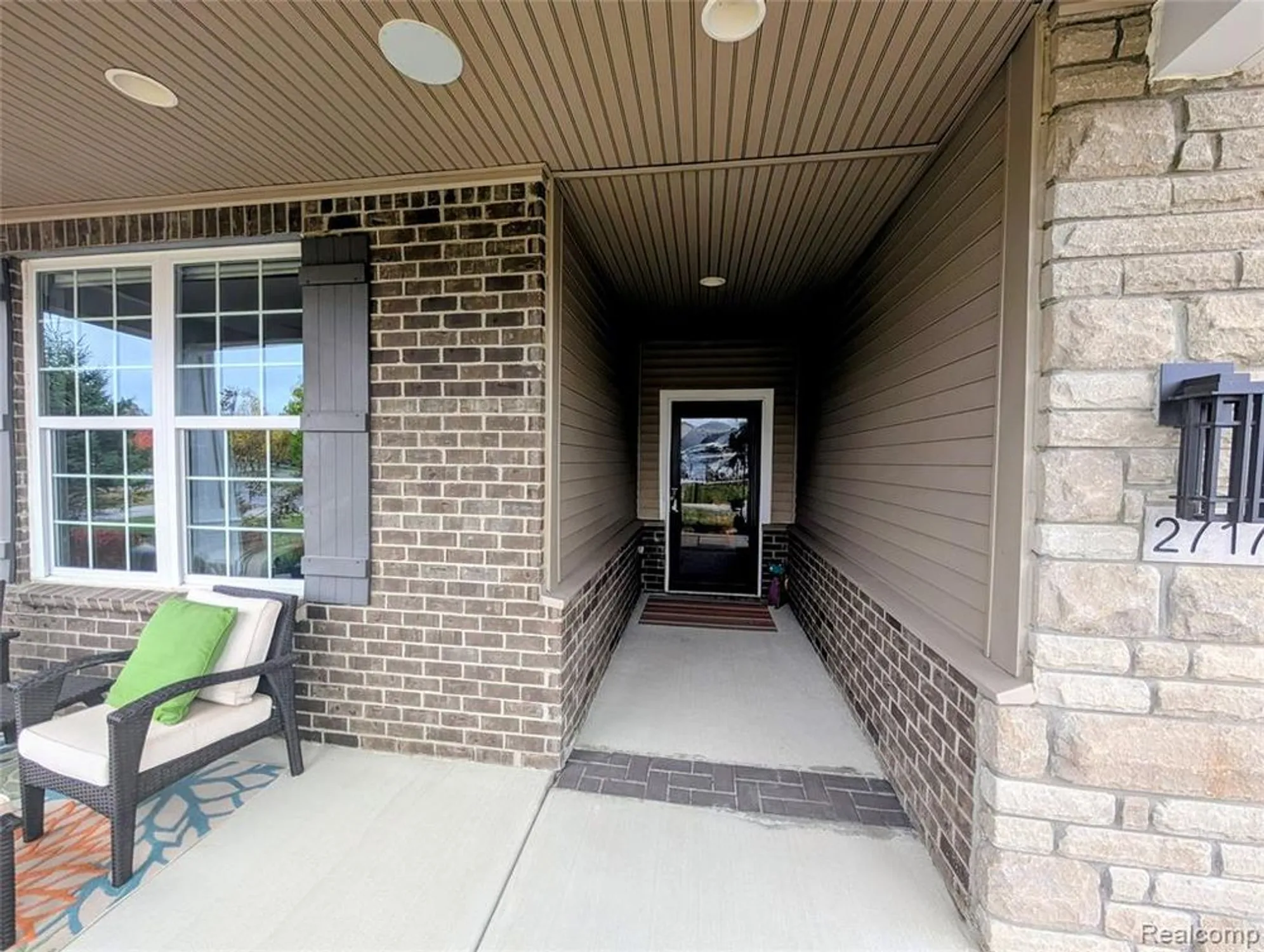 Property Slideshow image 8 of 51 | 27176 walloon way, Brownstown Twp, MI, 48134