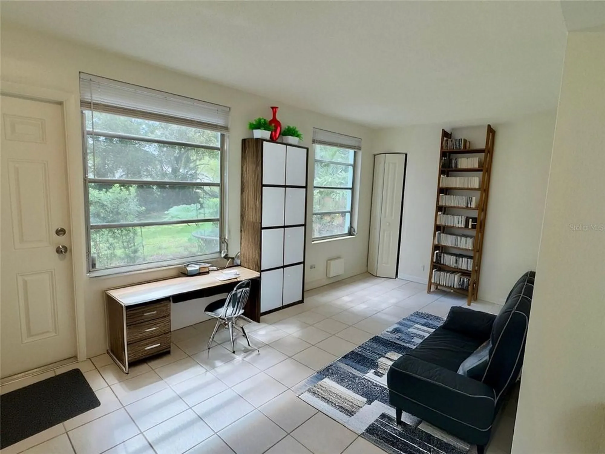 Property Slideshow image 5 of 14 | 2042 australia way 2, Clearwater, FL, 33763