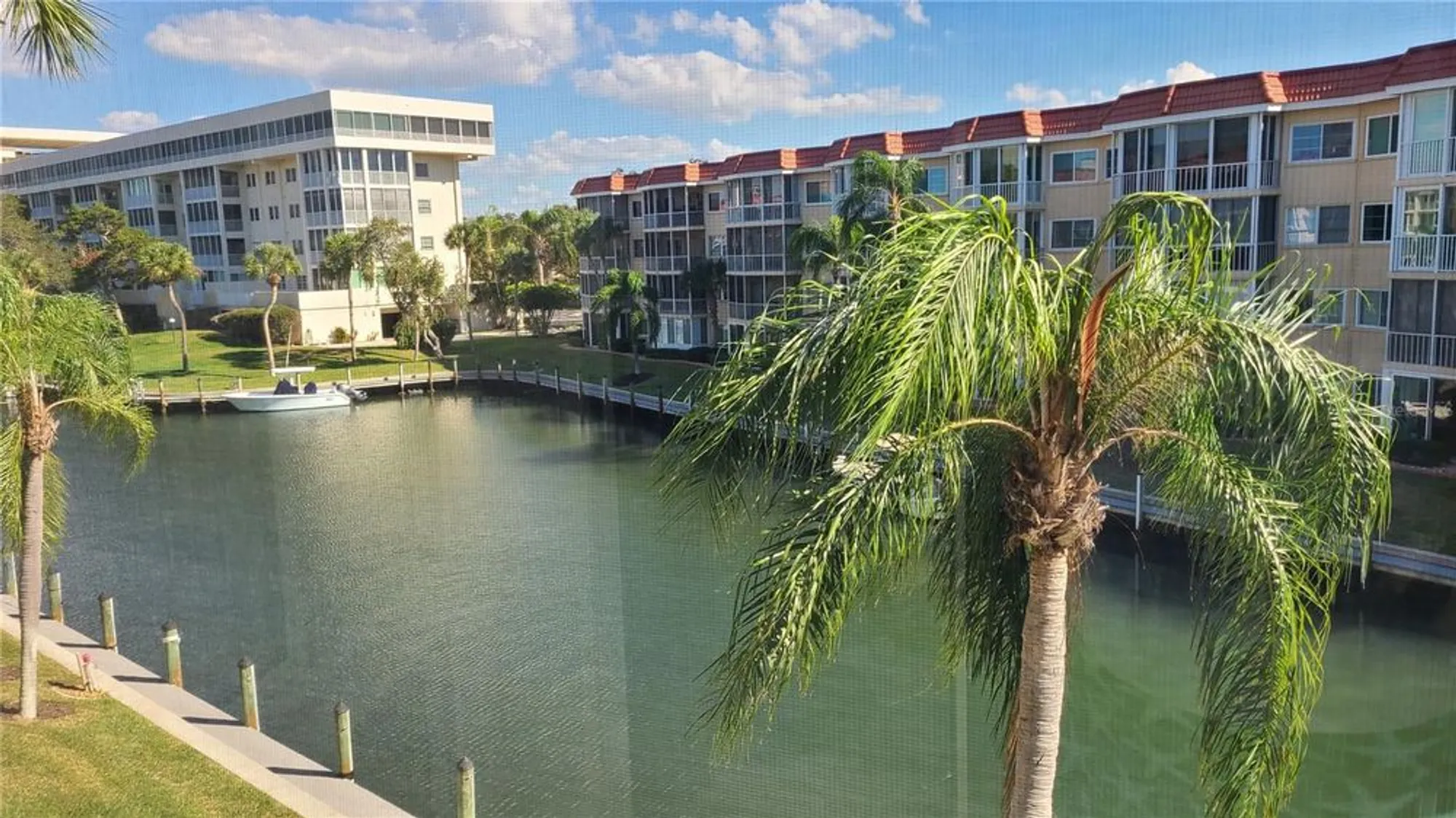 Property Slideshow image 22 of 77 | 1250 n portofino dr # 305mar, Sarasota, FL, 34242