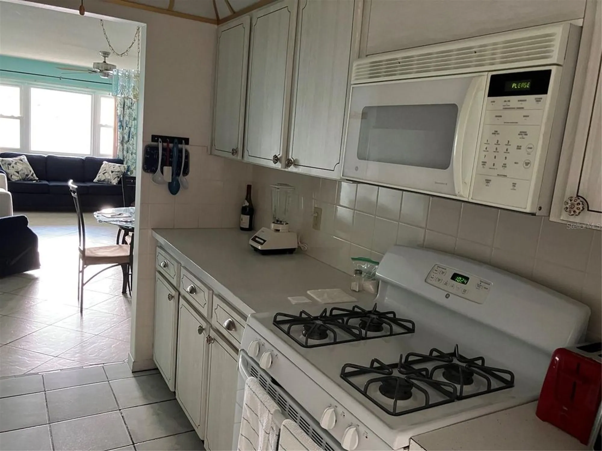 Property Slideshow image 7 of 15 | 5247 81st st n apt 18, Saint Petersburg, FL, 33709