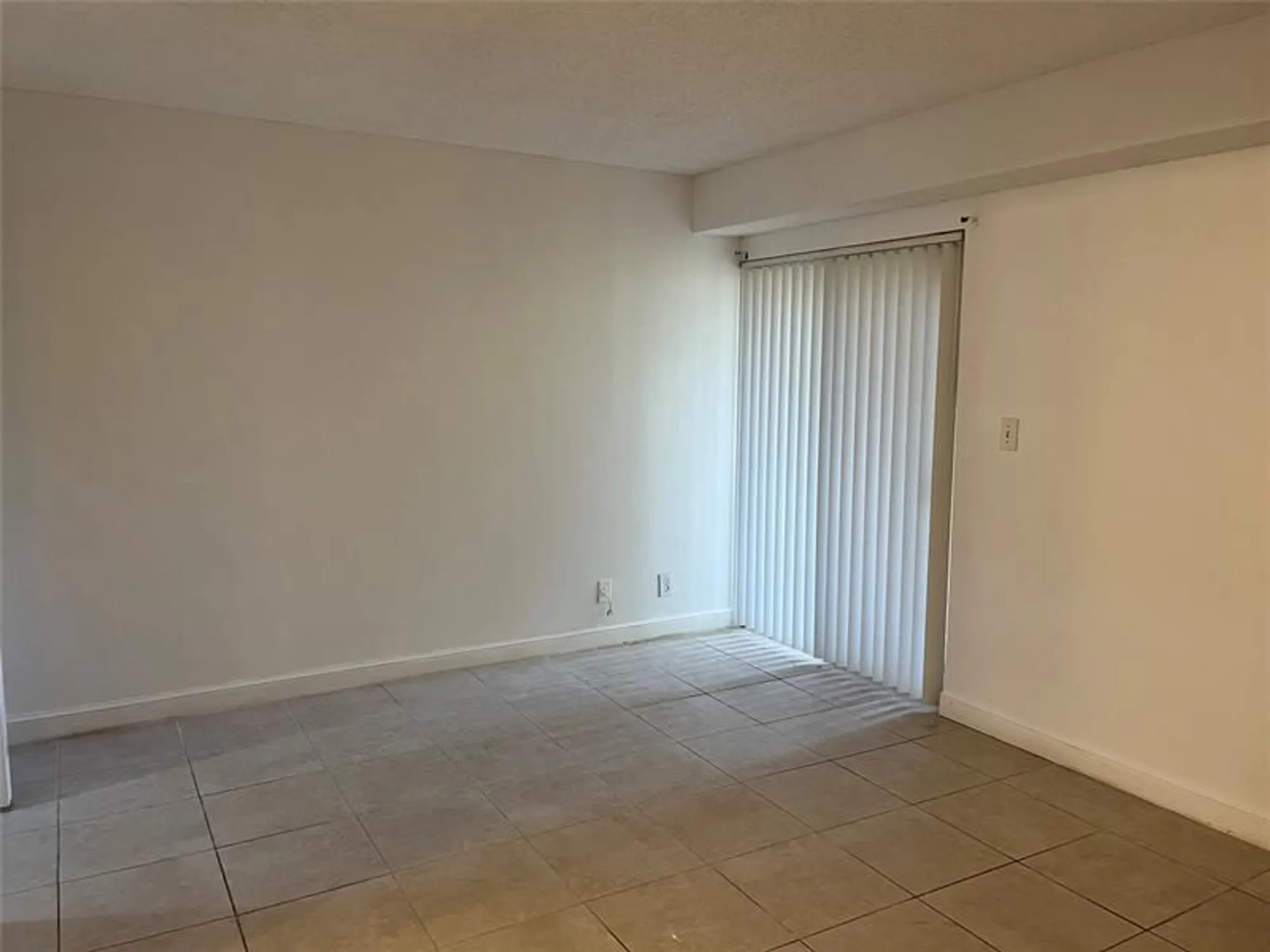 Property Slideshow image 4 of 9 | 7680 westwood dr apt 803, Tamarac, FL, 33321