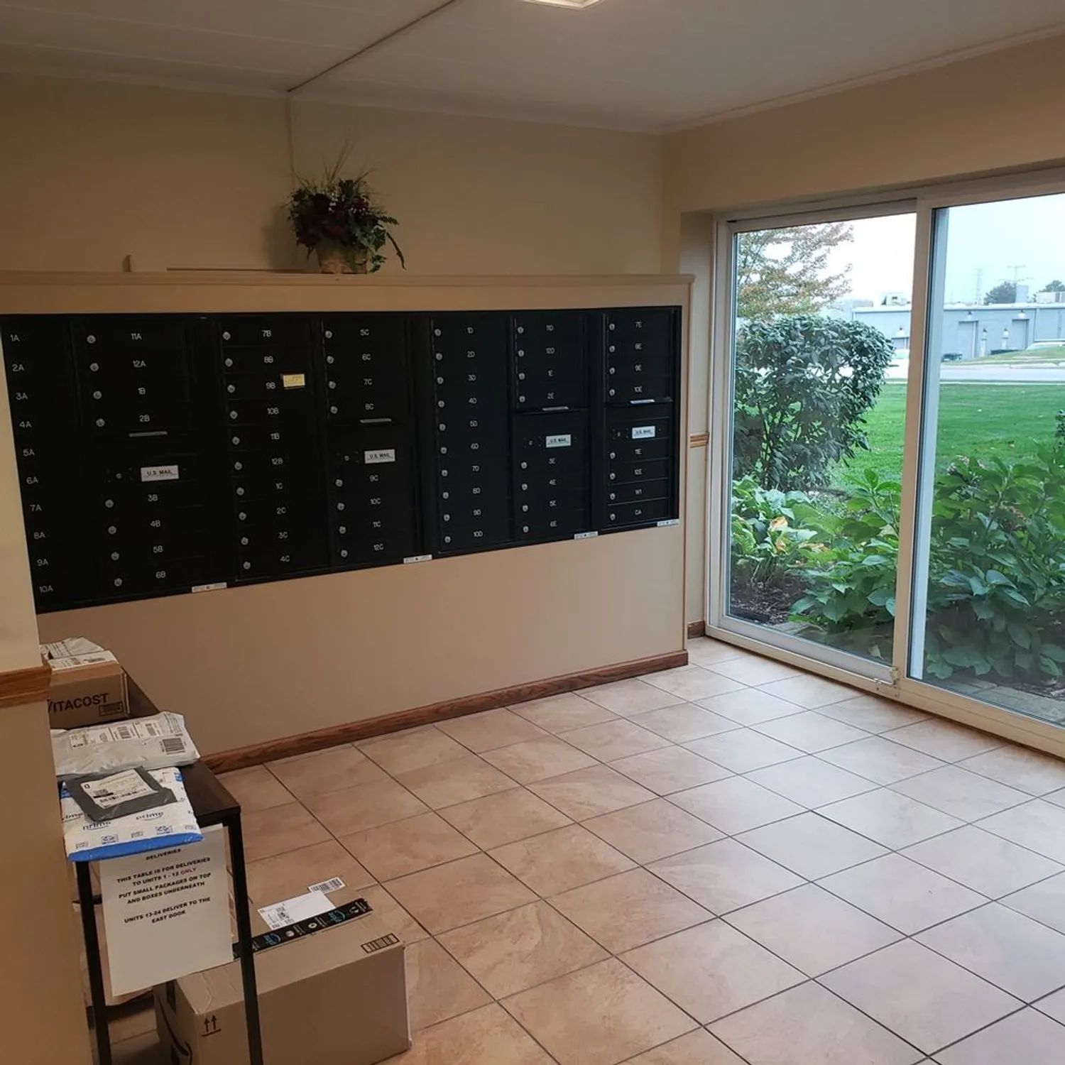 Property Slideshow image 18 of 20 | 5300 walnut ave 12b, Downers Grove, IL, 60515