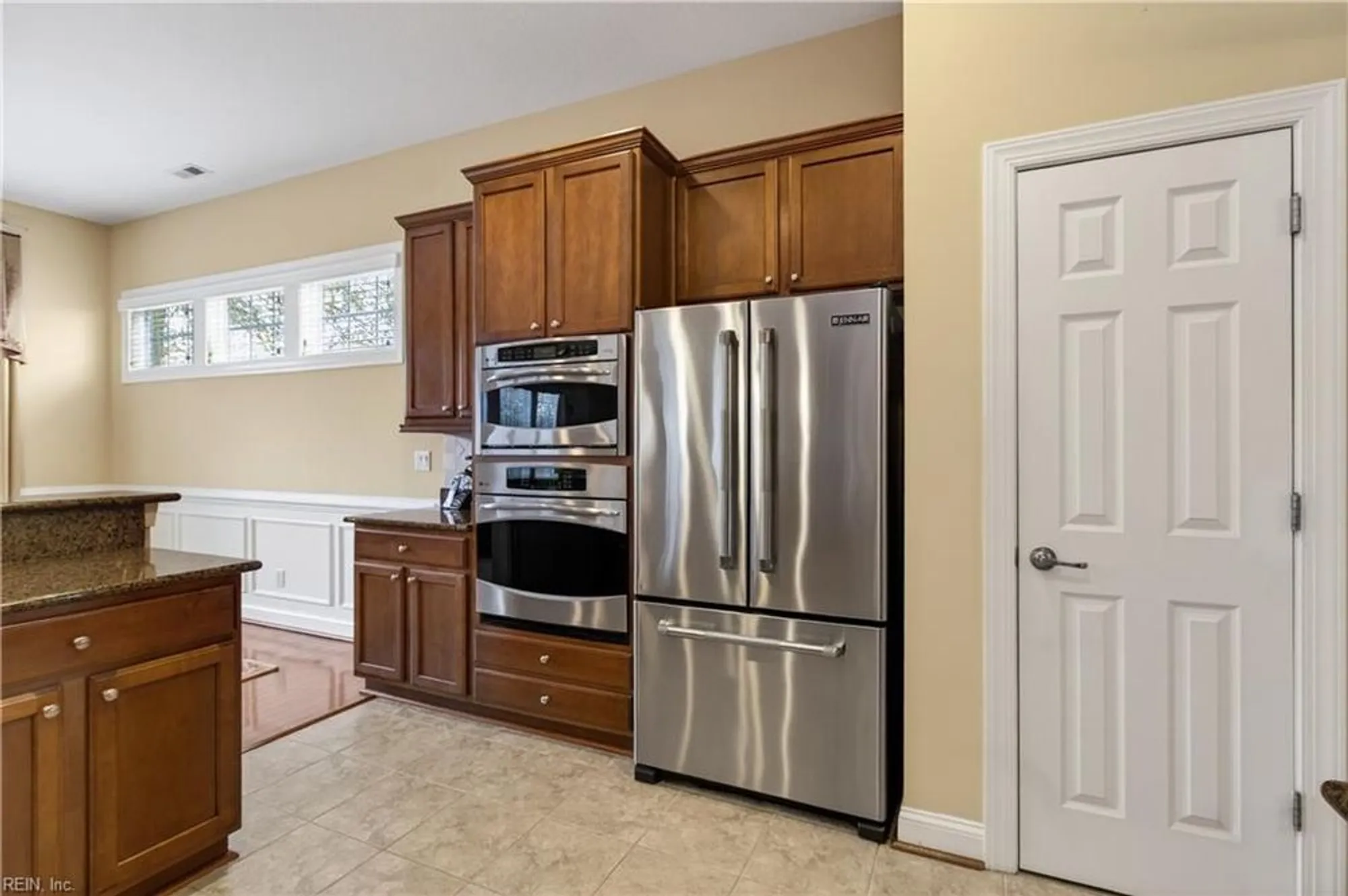 Property Slideshow image 12 of 35 | 1425 blairwood ln, Chesapeake, VA, 23320