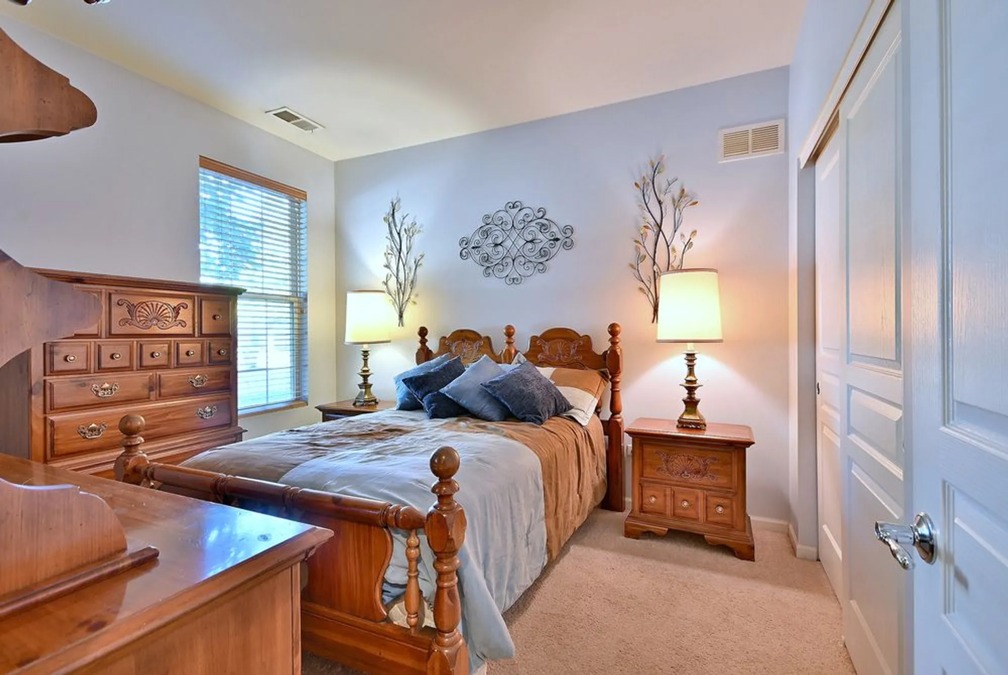 Property Slideshow image 9 of 36 | 2832 beacon point cir, Elgin, IL, 60124