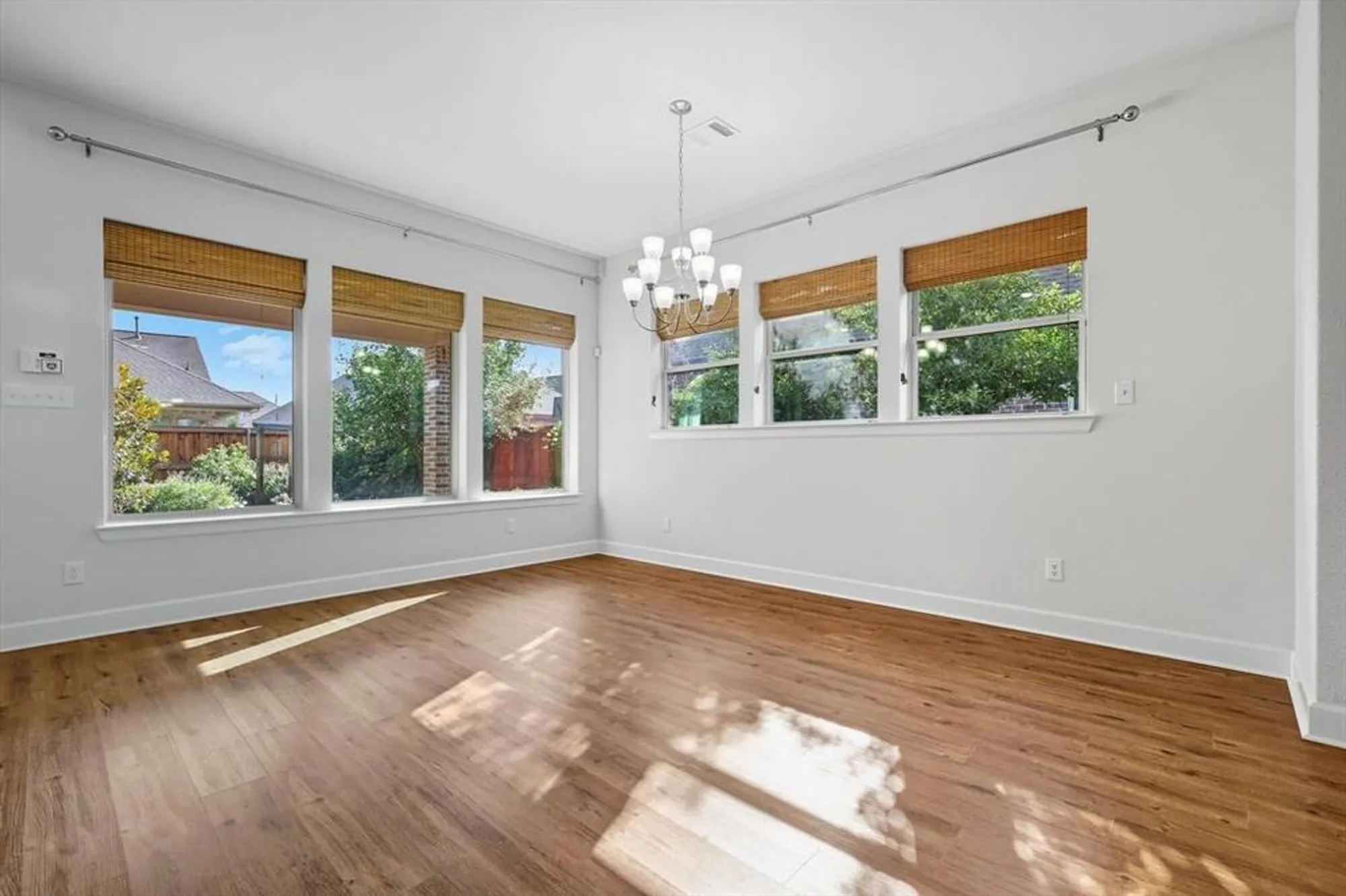 Property Slideshow image 14 of 40 | 4815 beaver creek dr, Arlington, TX, 76005